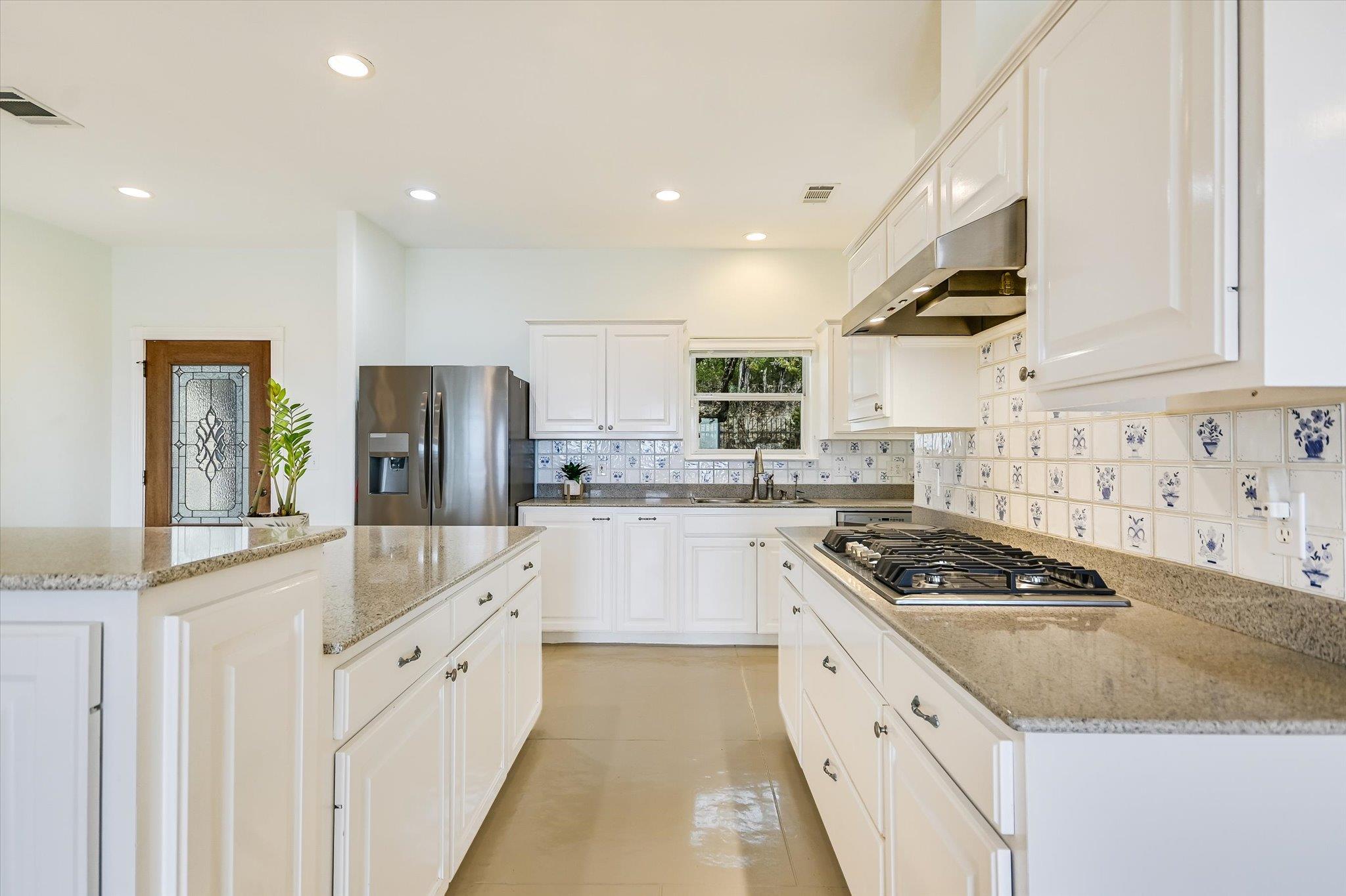816 BUTTERCUP LN