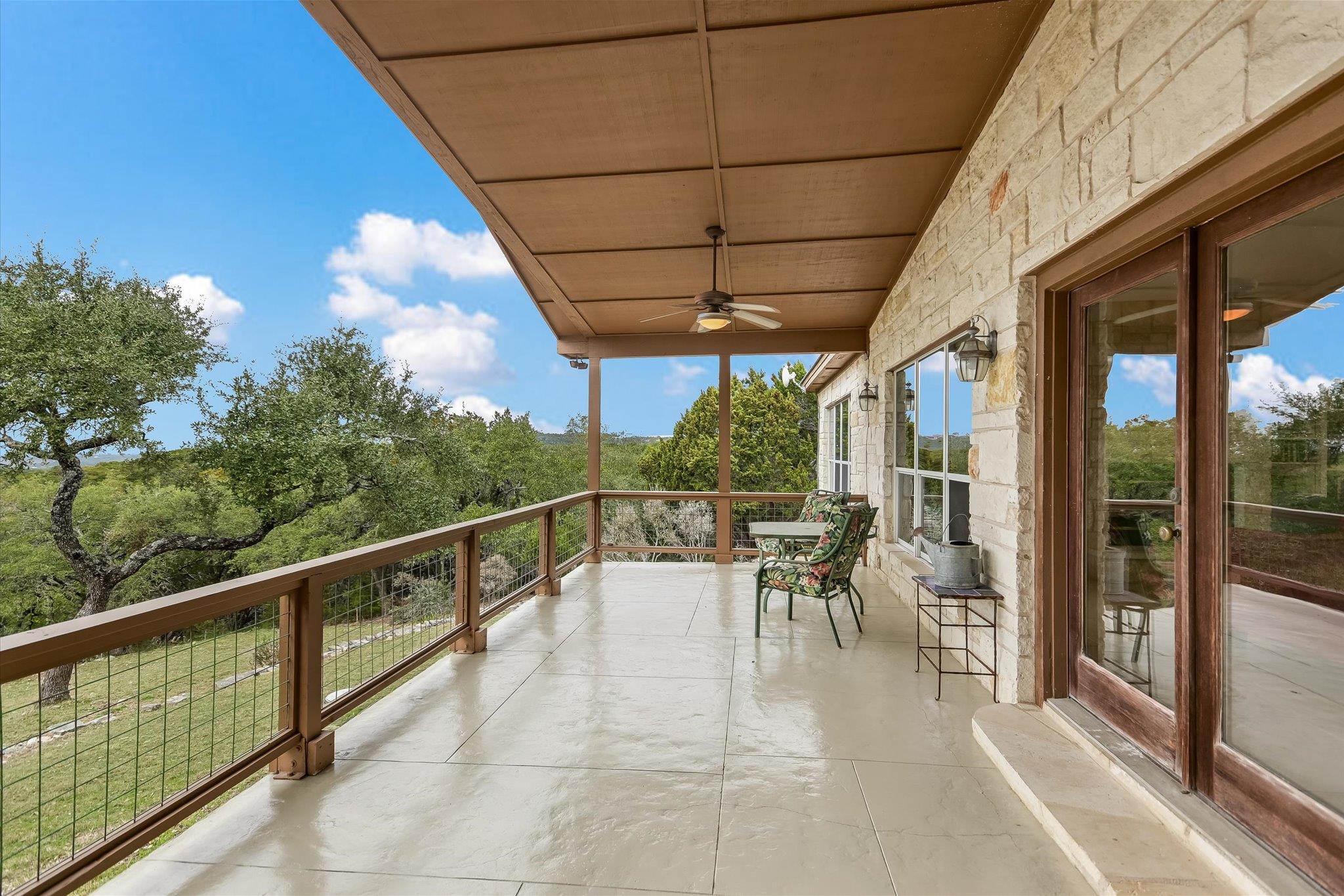 816 BUTTERCUP LN