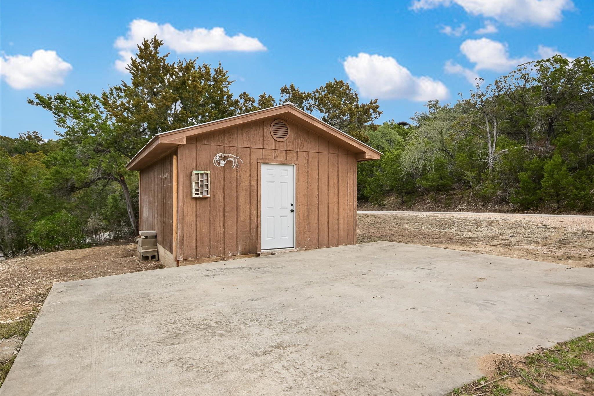 816 BUTTERCUP LN