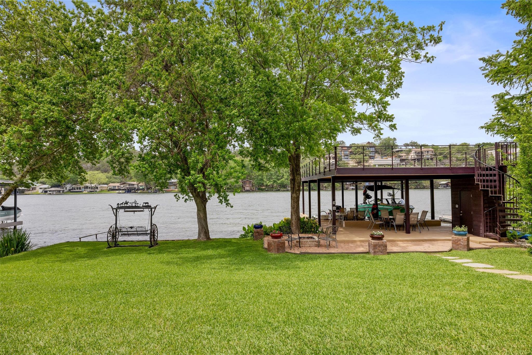 3104 Rivercrest DR