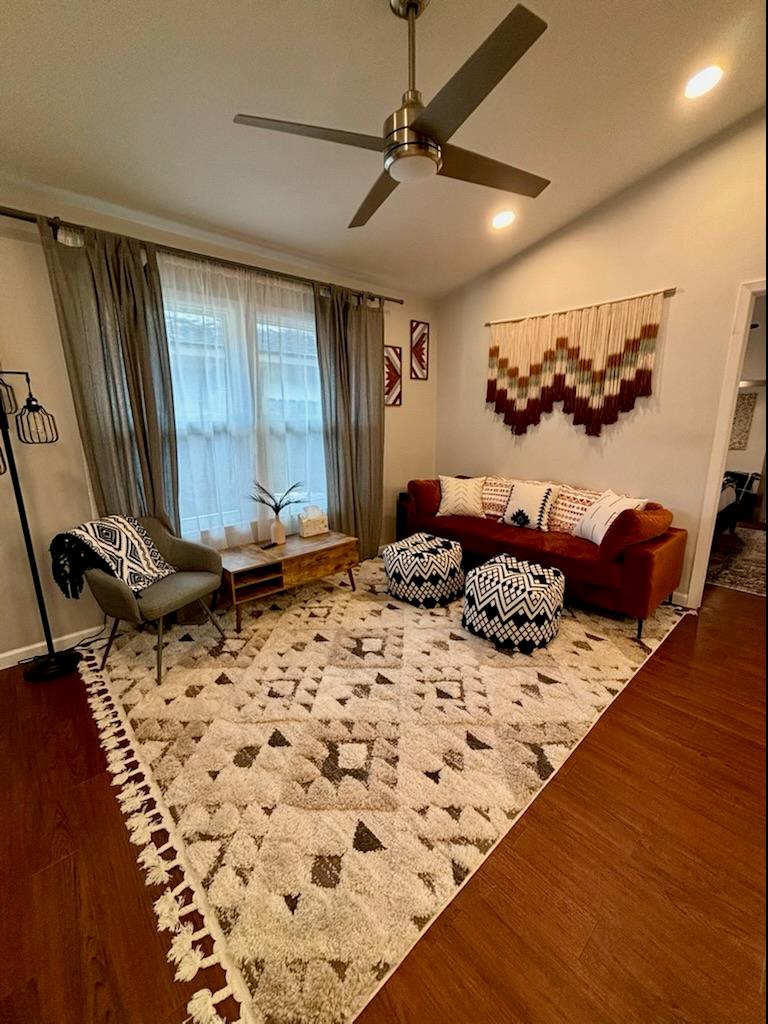 2412 Thornton RD # B