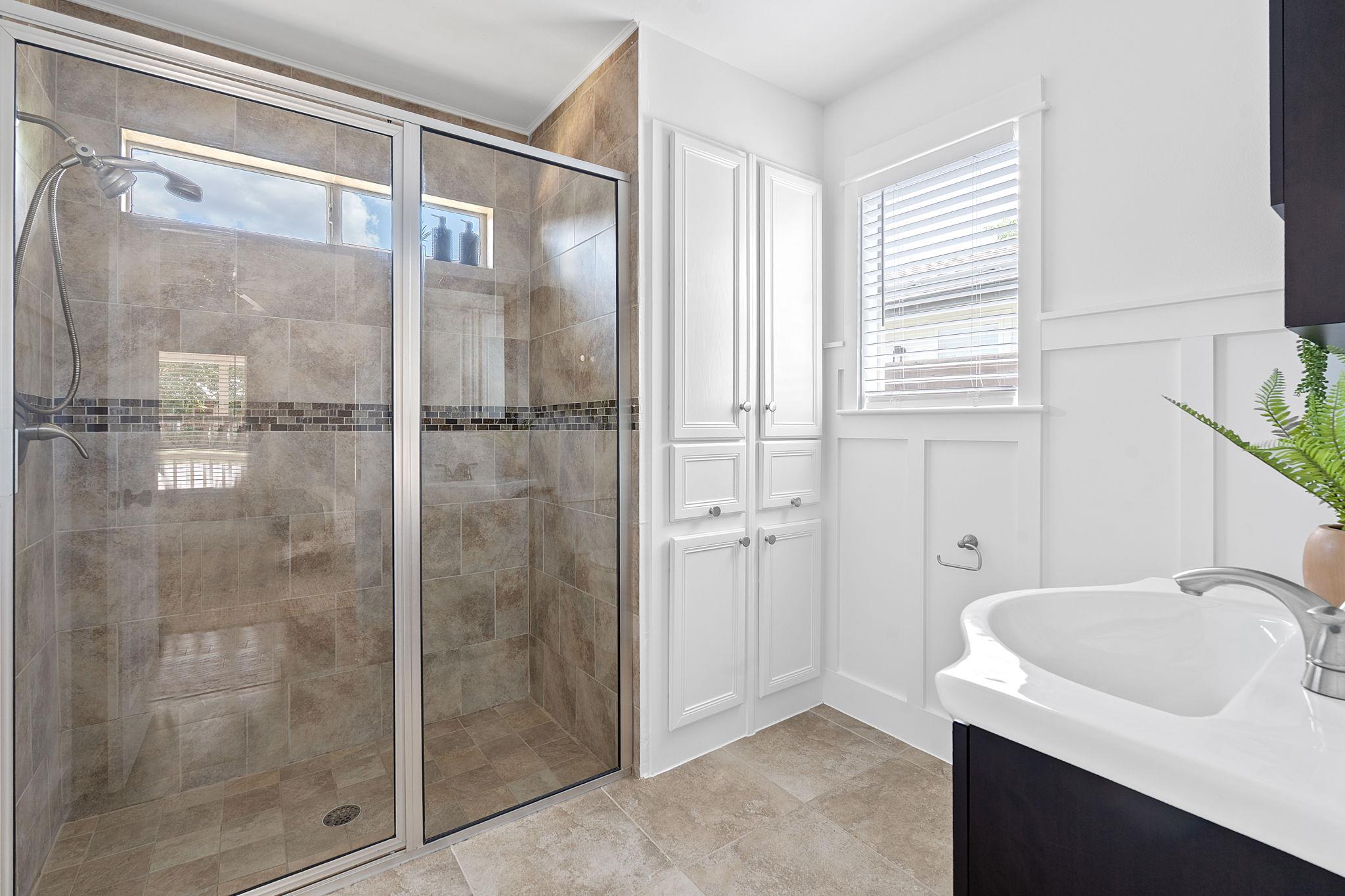 3404 Thomas Kincheon ST # 3 Unit: 1 & 3