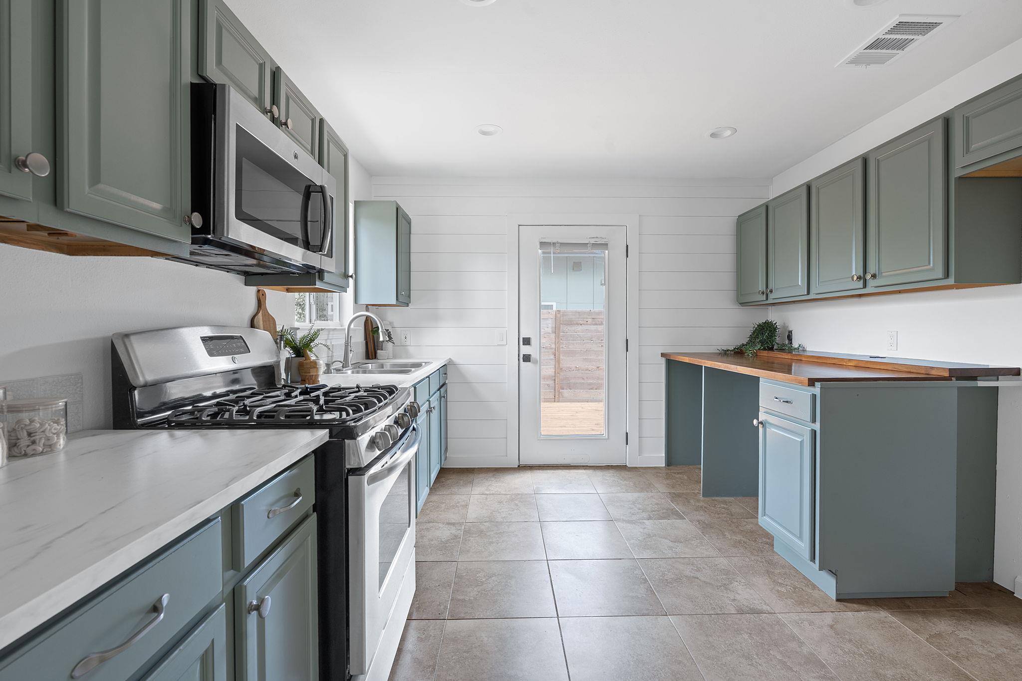 3404 Thomas Kincheon ST # 3 Unit: 1 & 3