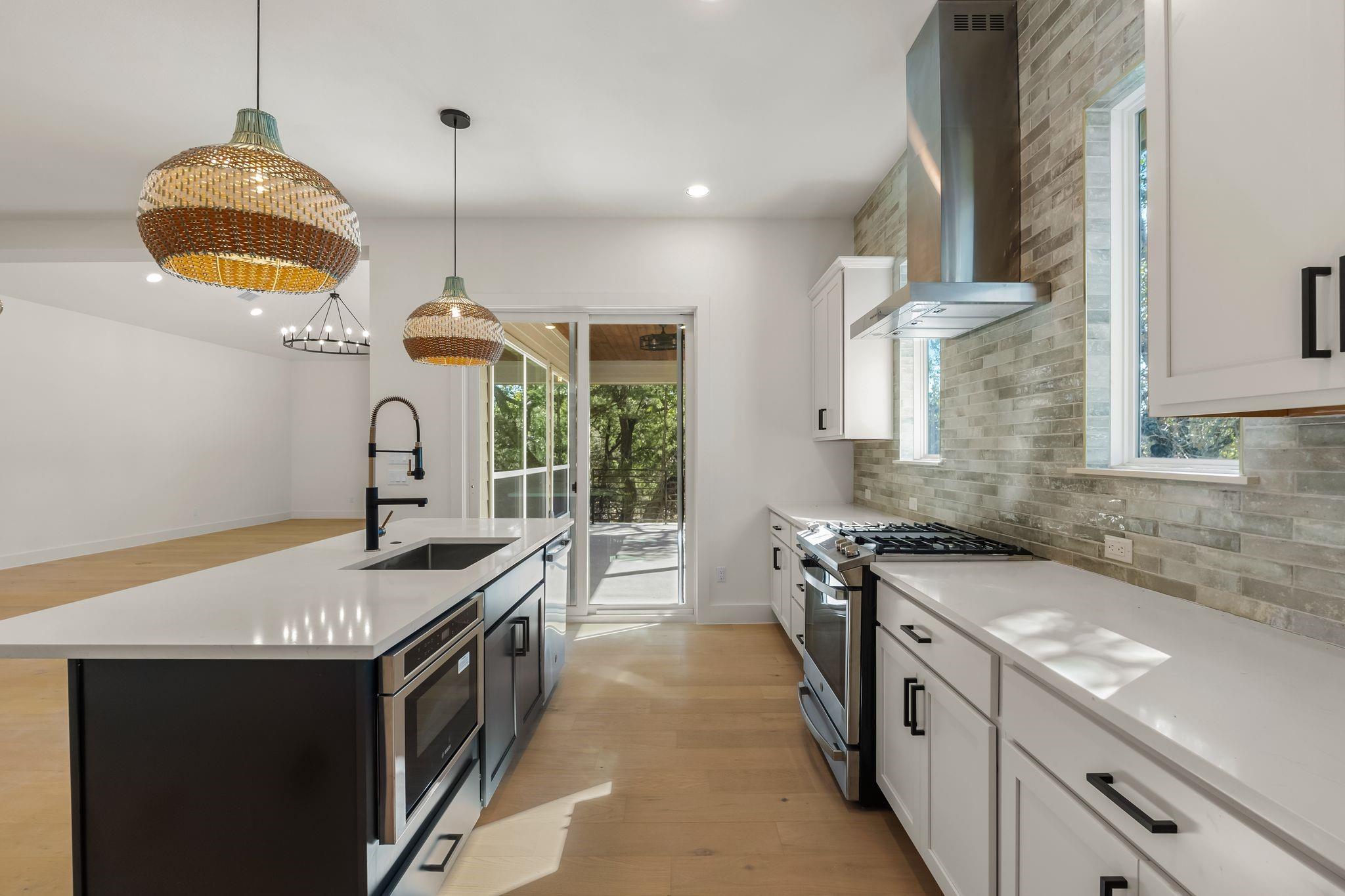 300 Bedford DR