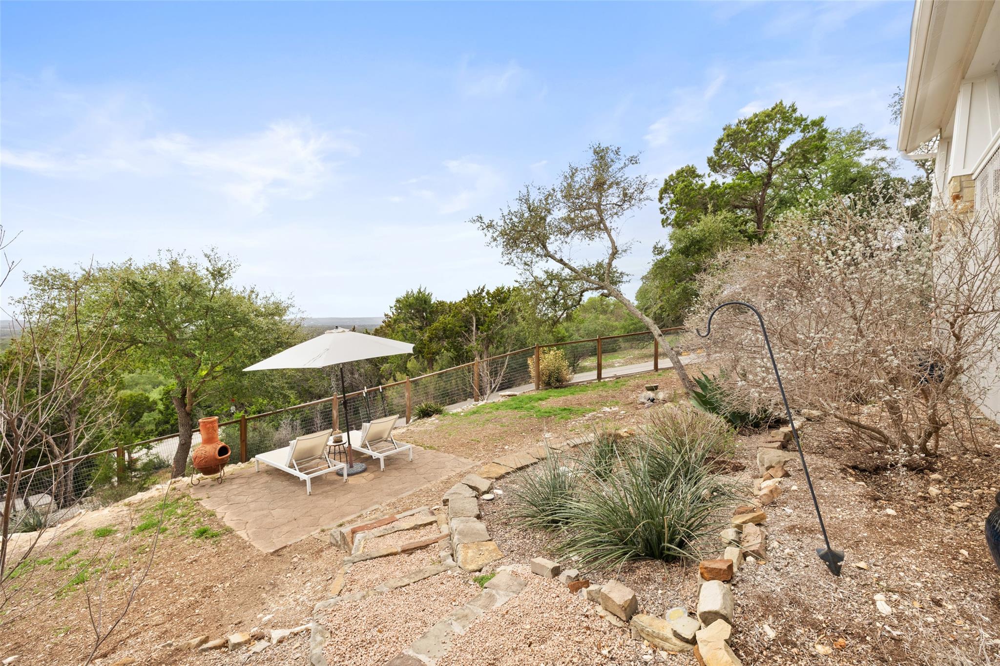114 Crest View DR