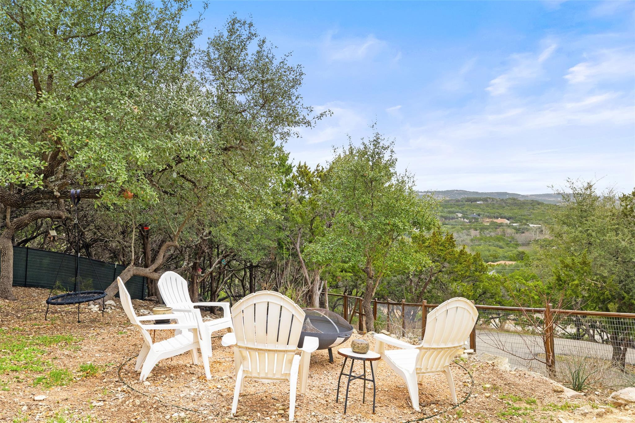 114 Crest View DR