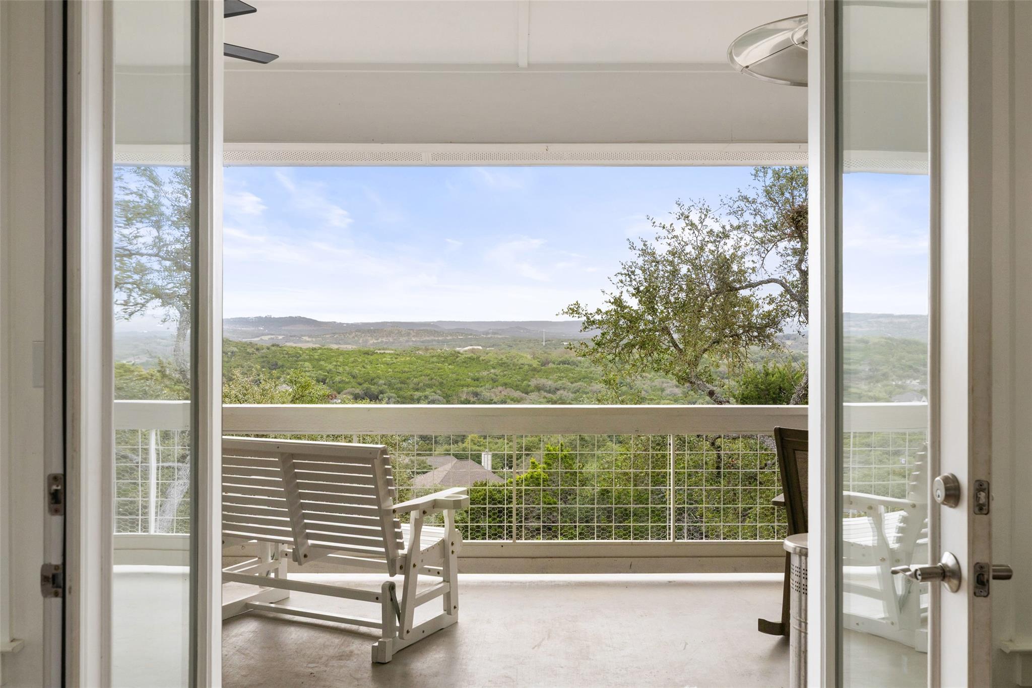 114 Crest View DR