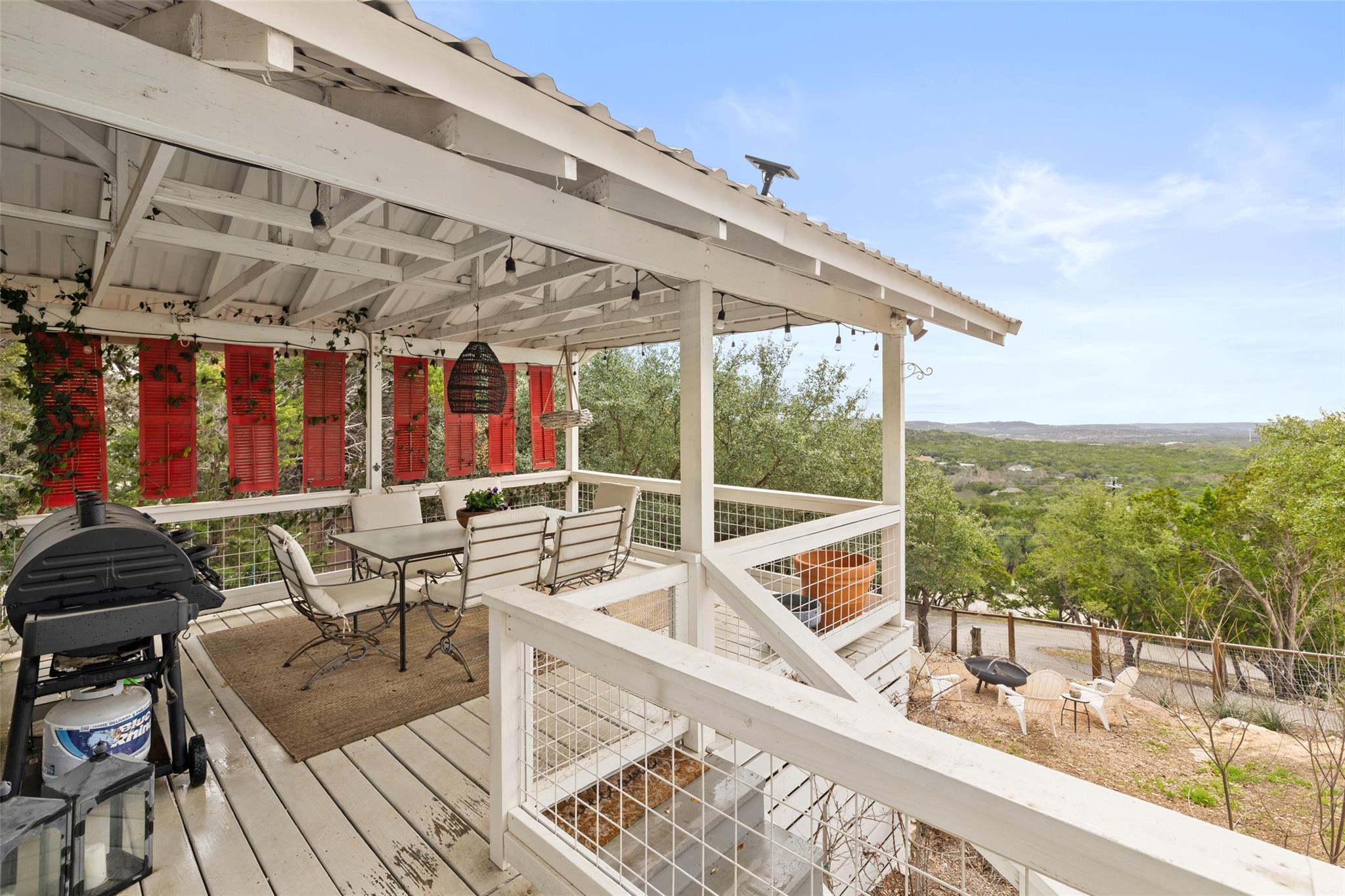 114 Crest View DR