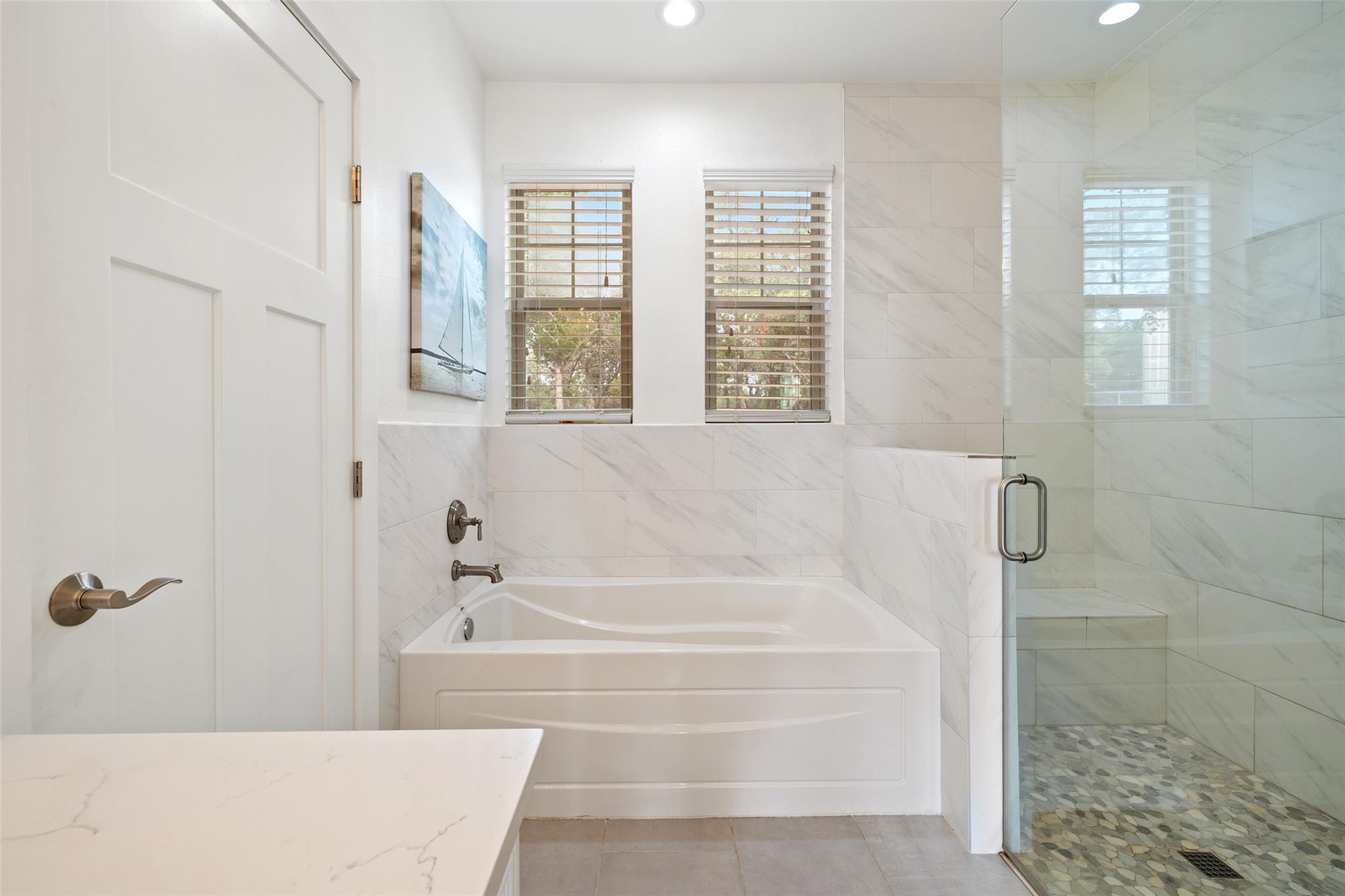 114 Crest View DR