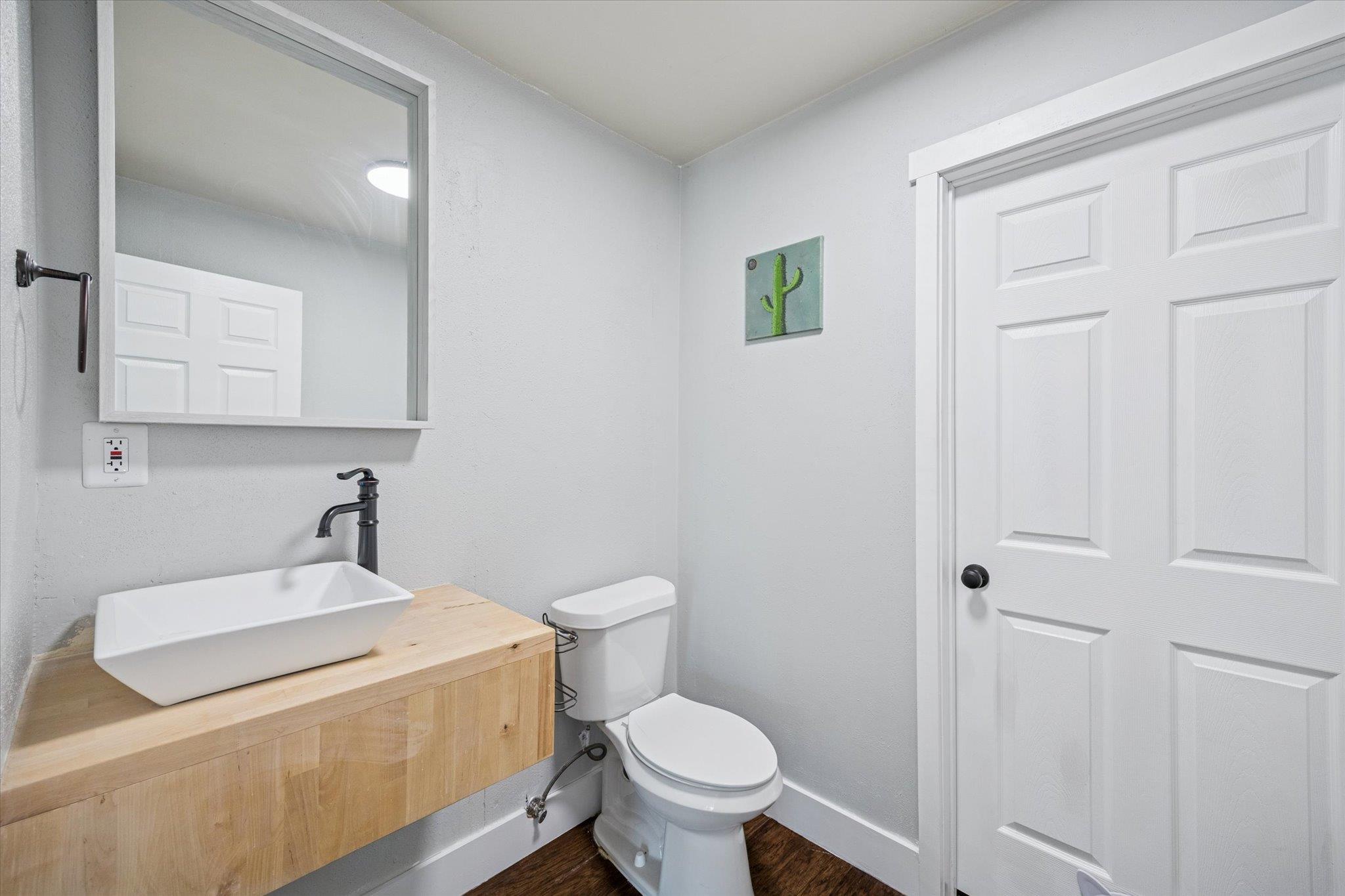 217 W Mockingbird LN