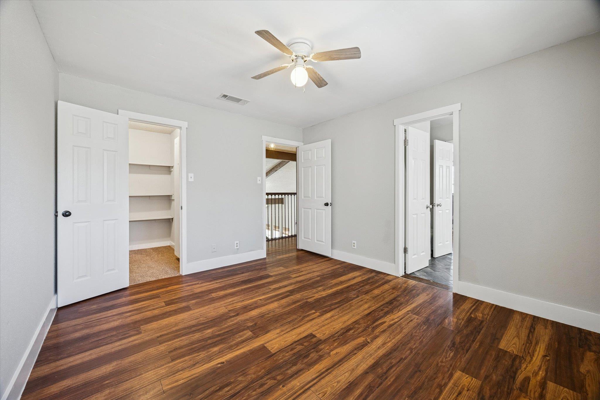 217 W Mockingbird LN