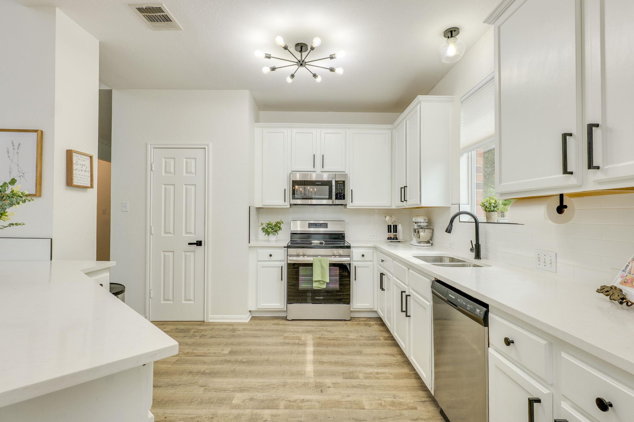 1509 Encino DR