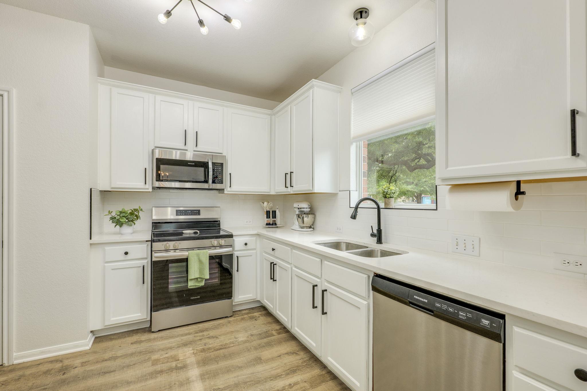1509 Encino DR