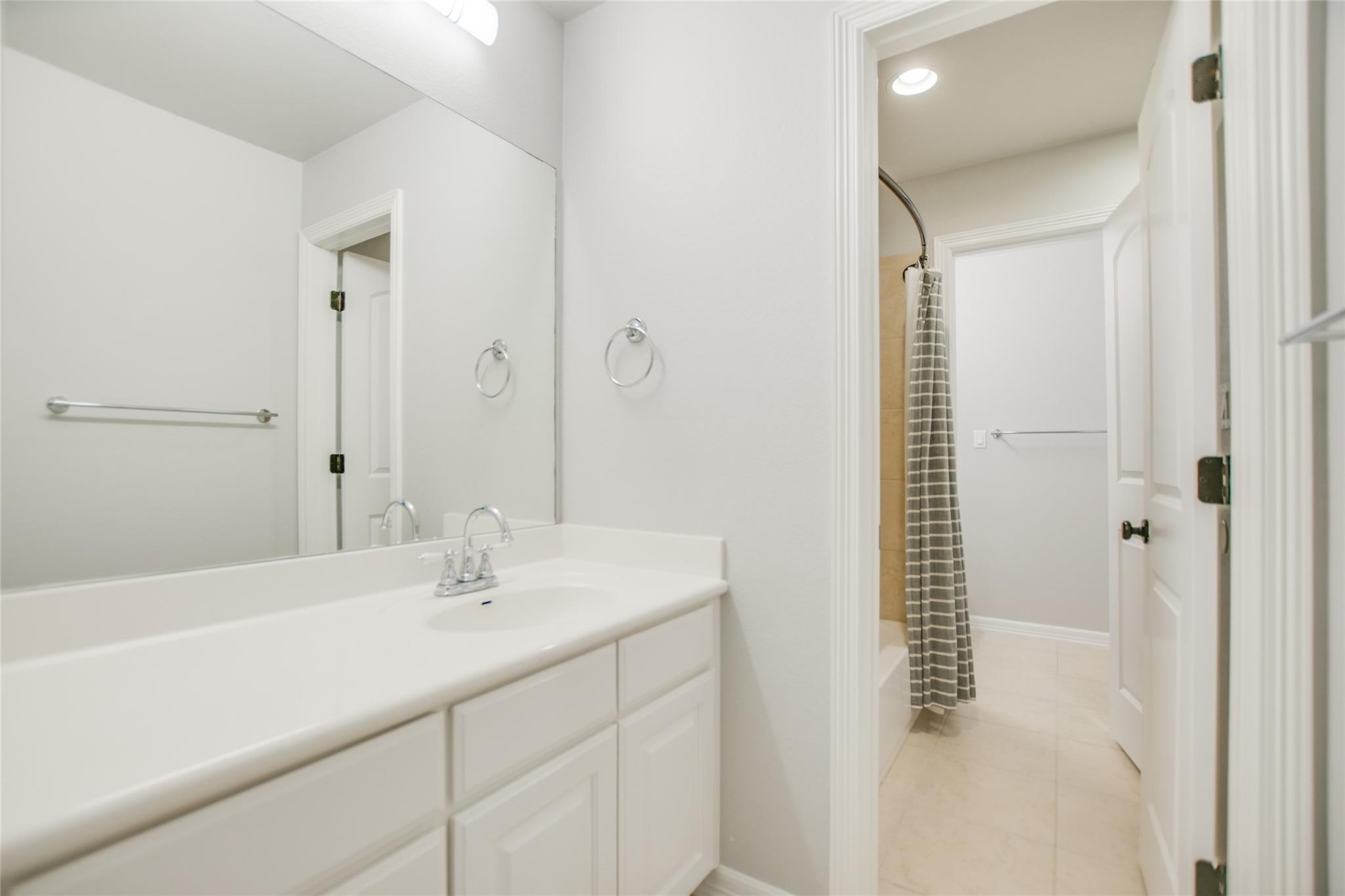 17100 Yellowstar DR