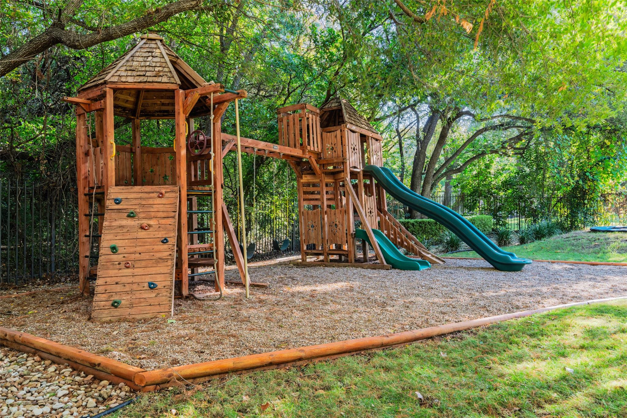 6628 Dogwood Creek DR