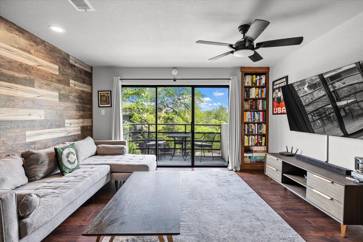 2605 Enfield RD # 209