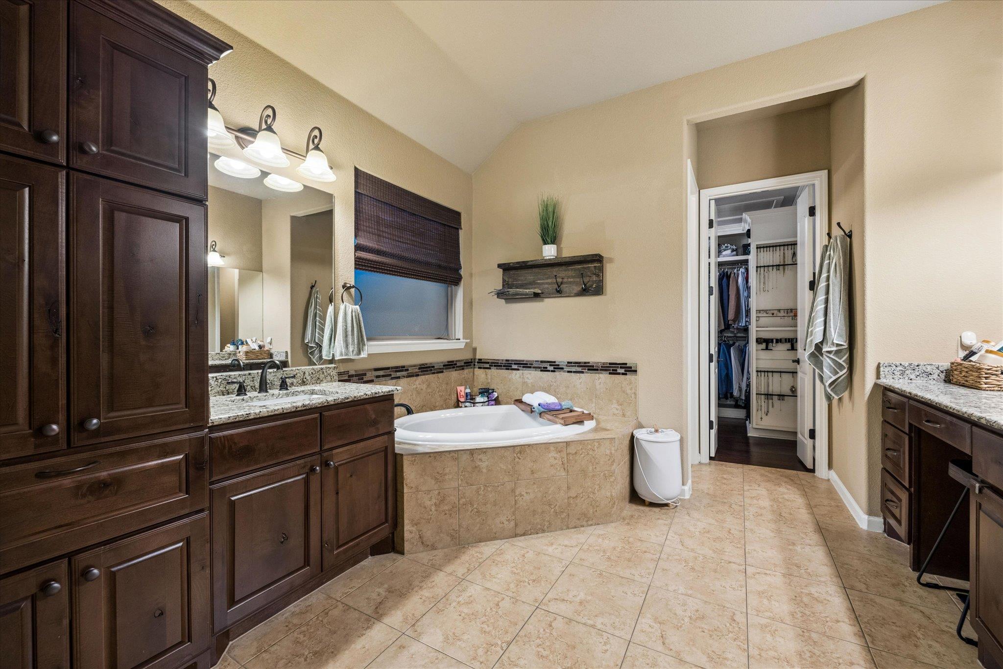2307 Parksville WAY