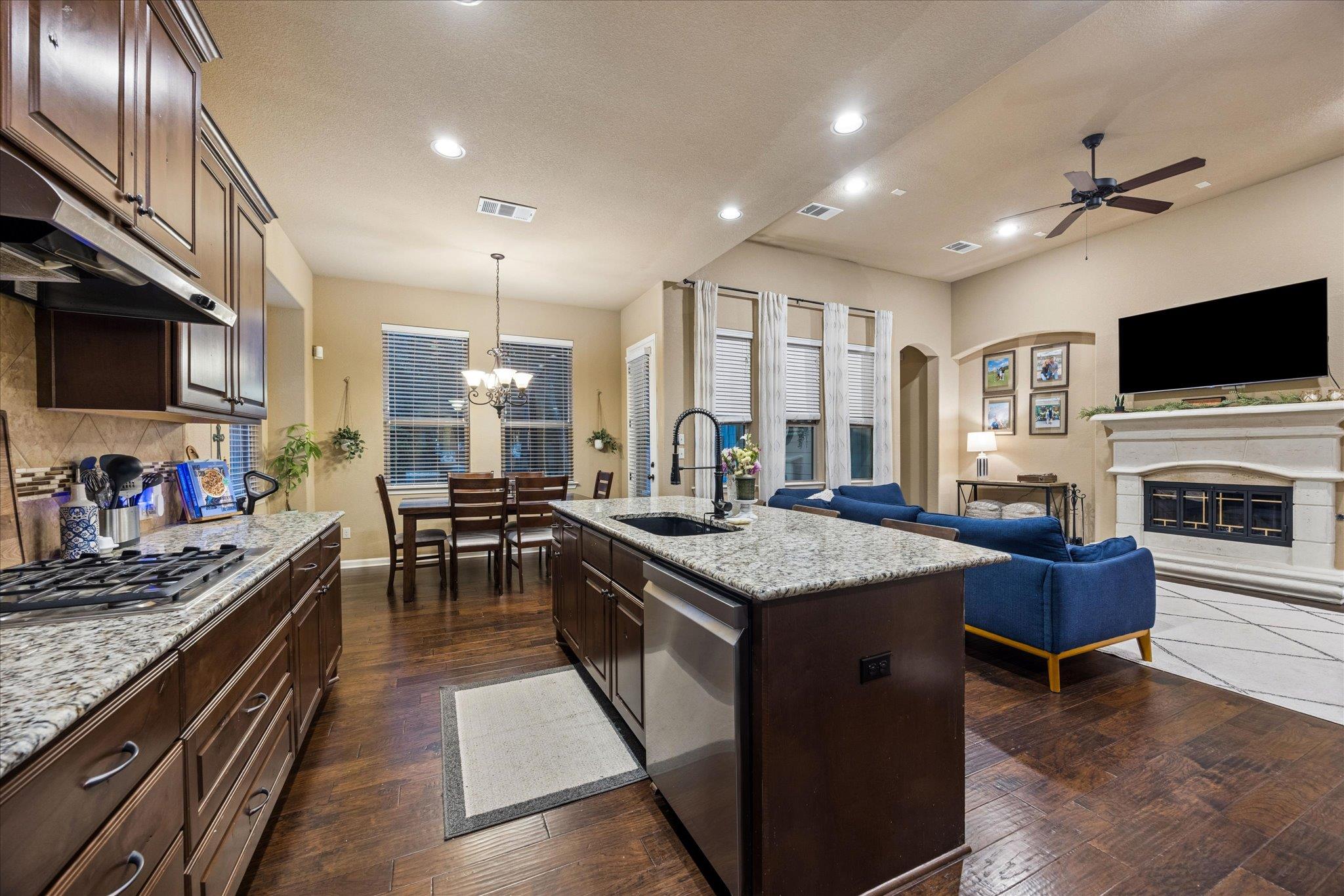 2307 Parksville WAY