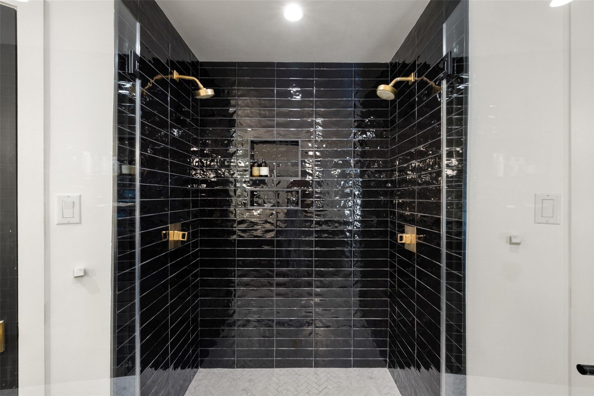 1500 Surrey Hill DR
