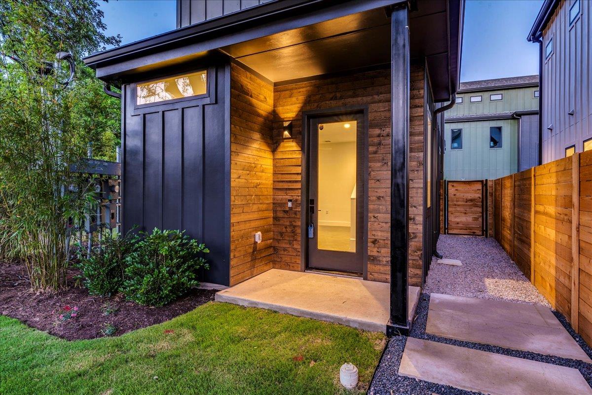 1713 E M Franklin Ave # 2, Austin Unit: 2