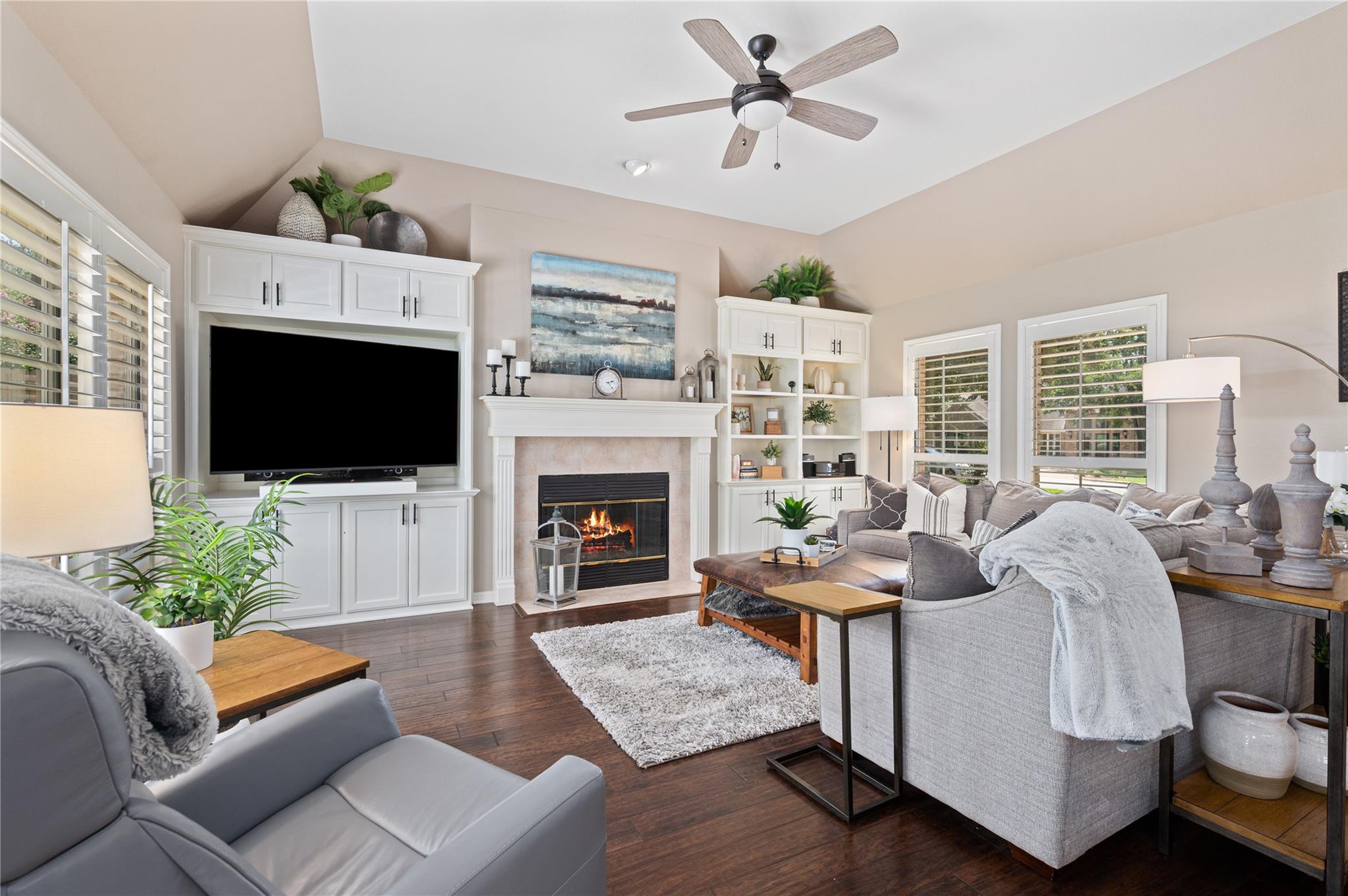 5413 Merrywing CIR