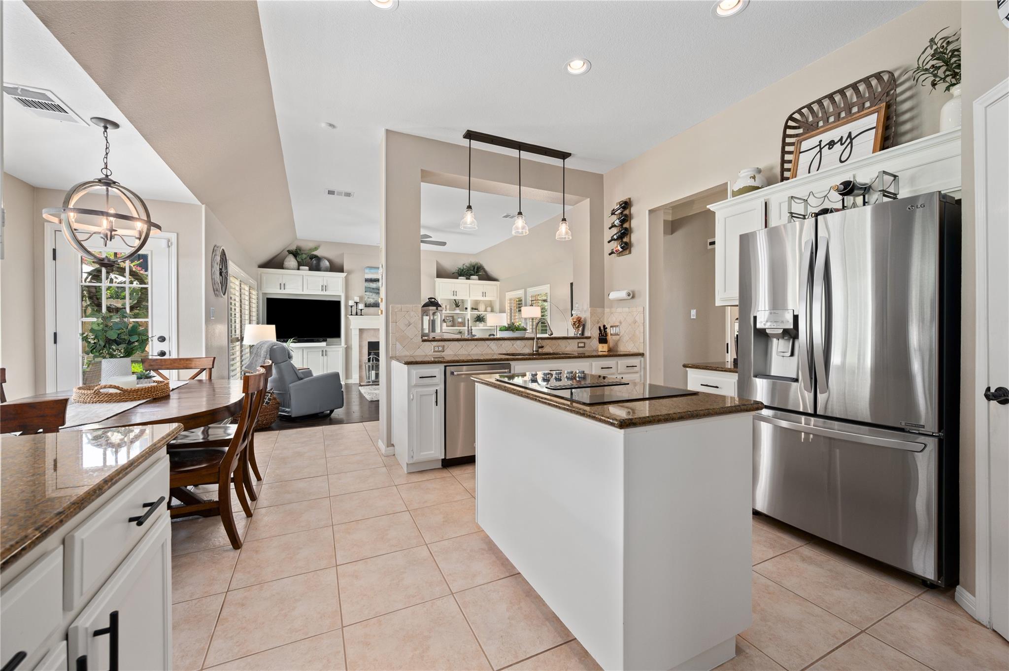 5413 Merrywing CIR
