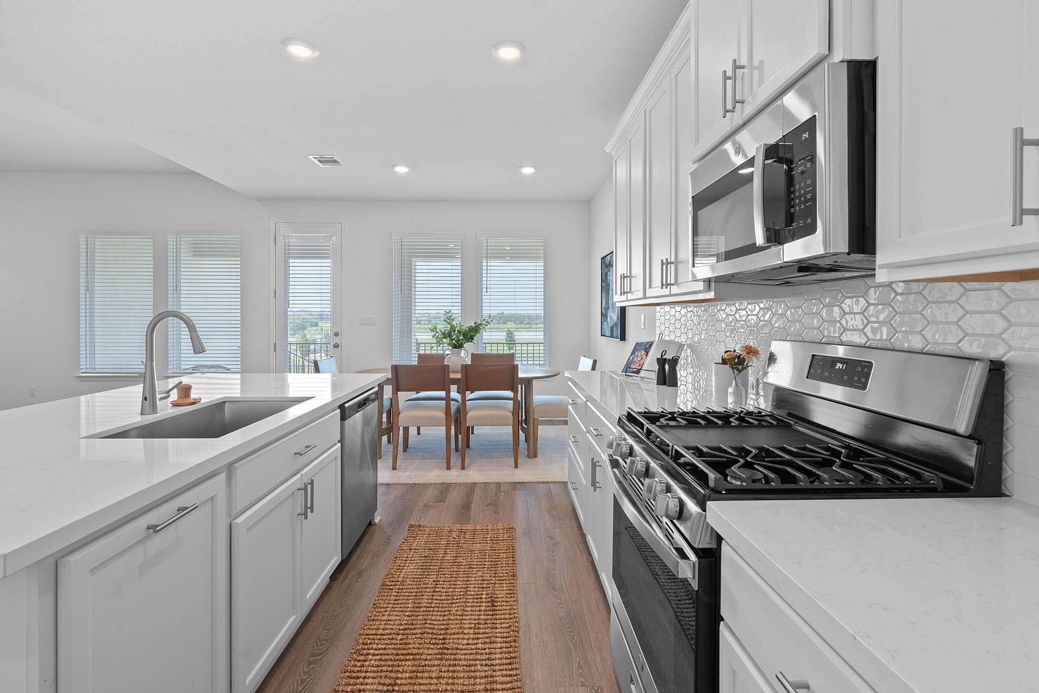 529 Leeward PASS, Leander