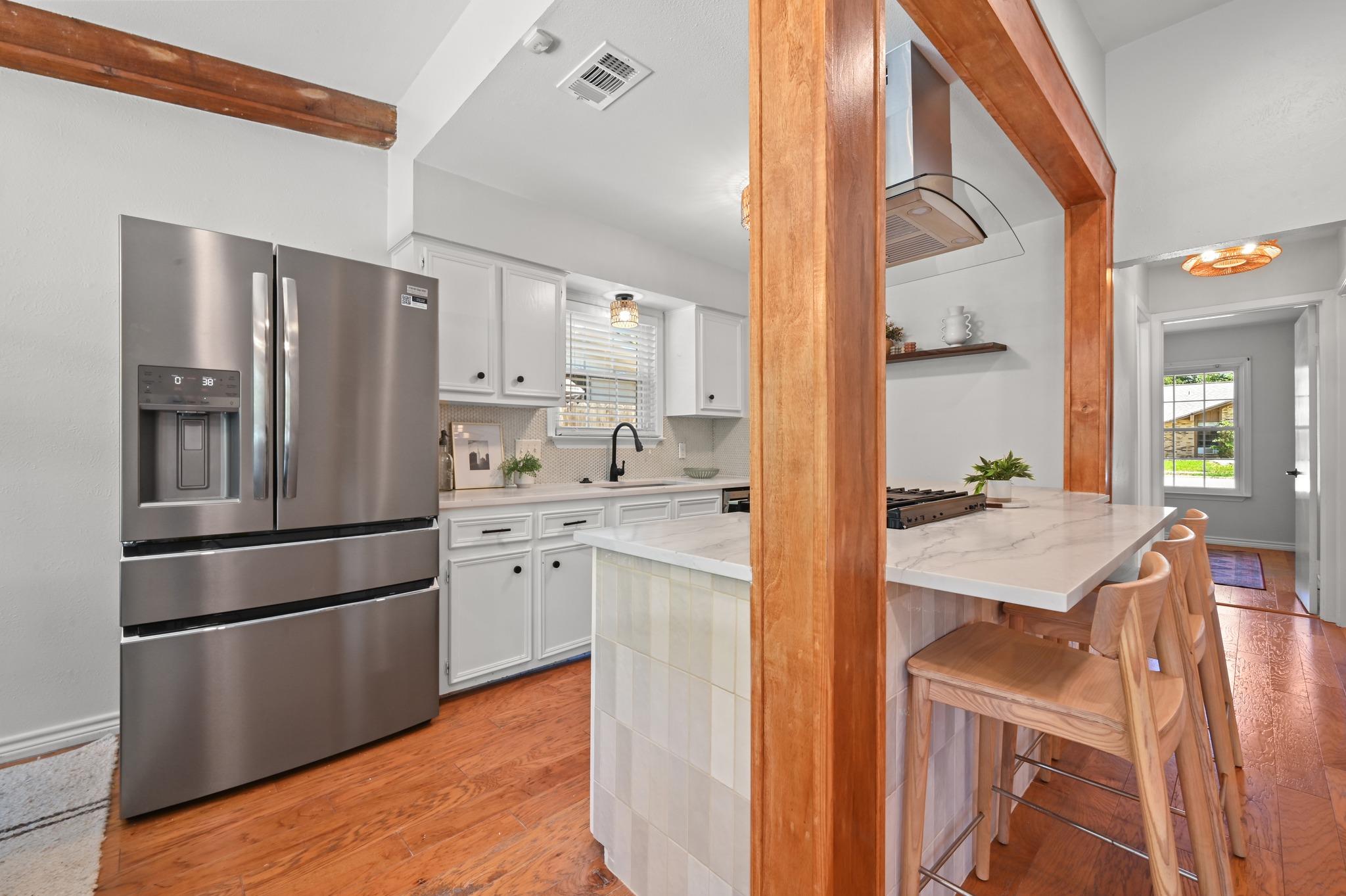 5300 Suburban DR