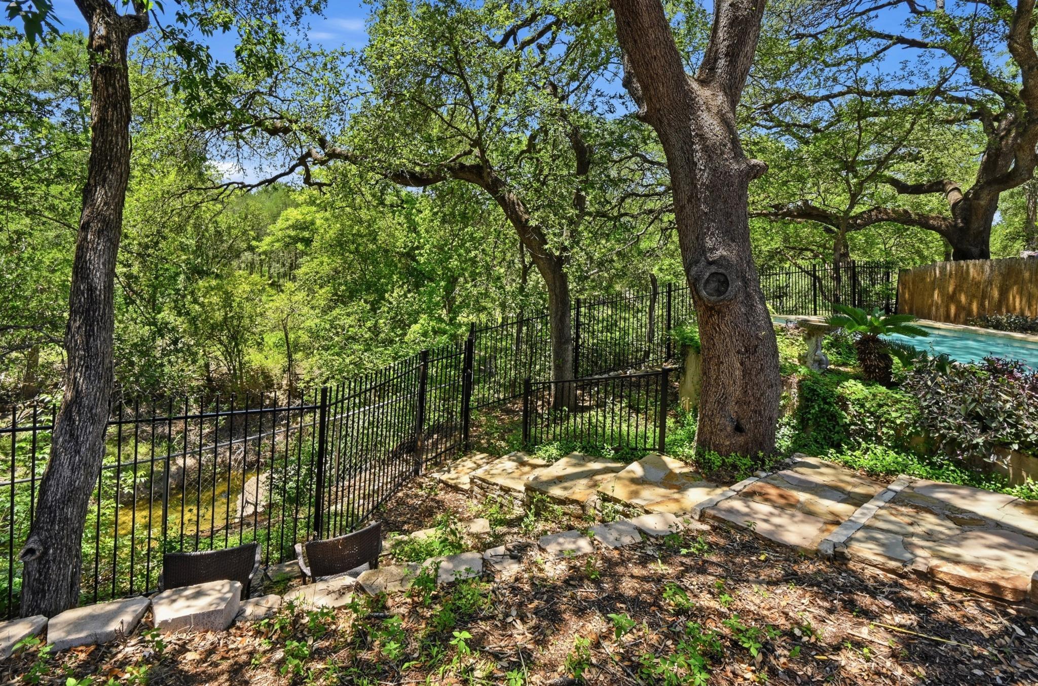 5300 Suburban DR