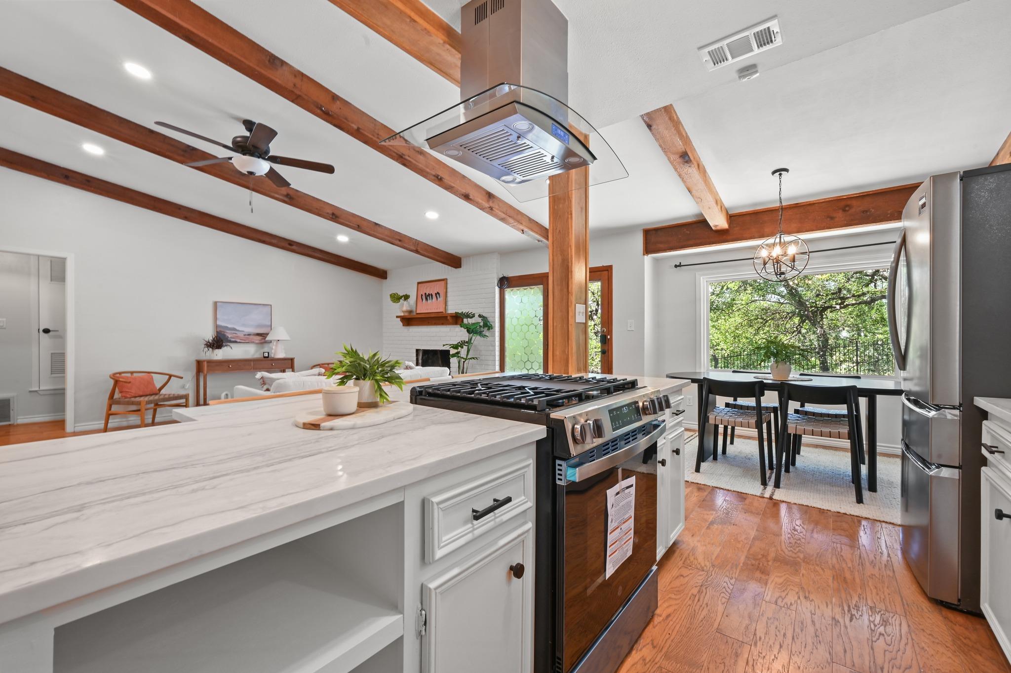 5300 Suburban DR