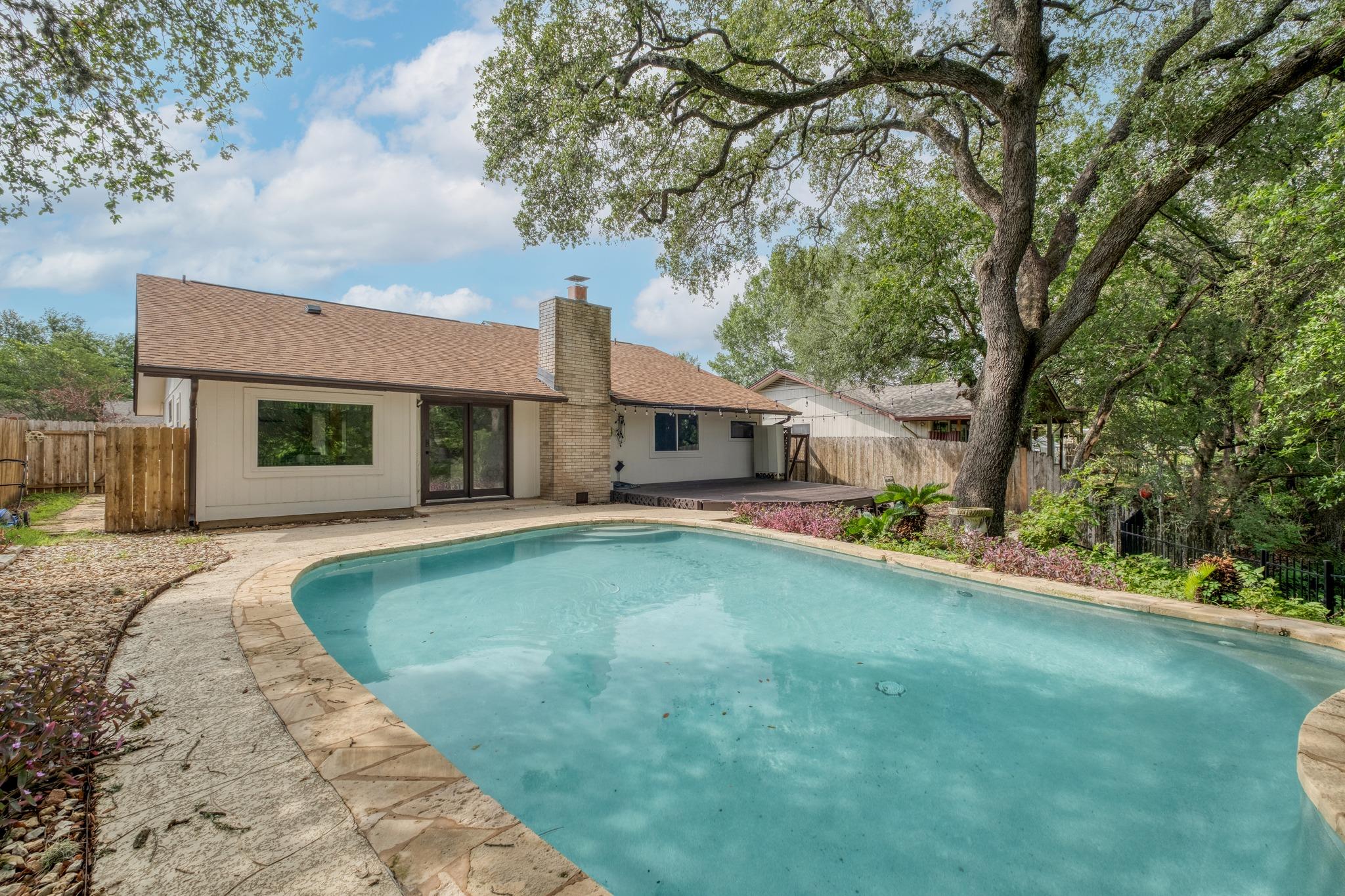 5300 Suburban DR