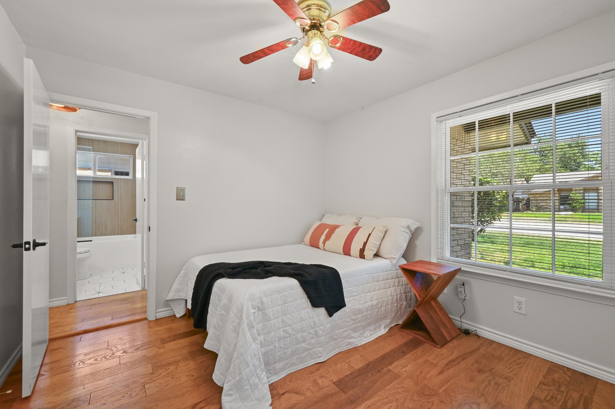 5300 Suburban DR