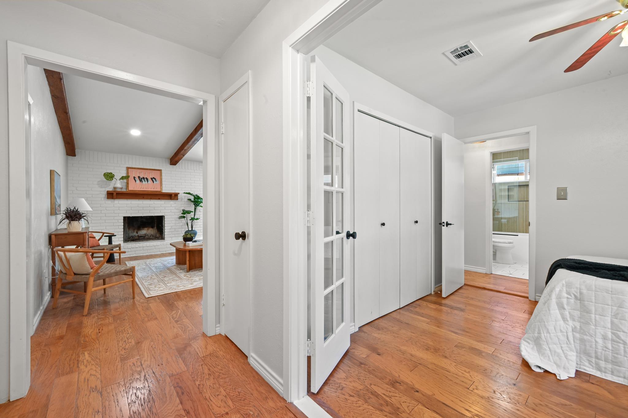 5300 Suburban DR