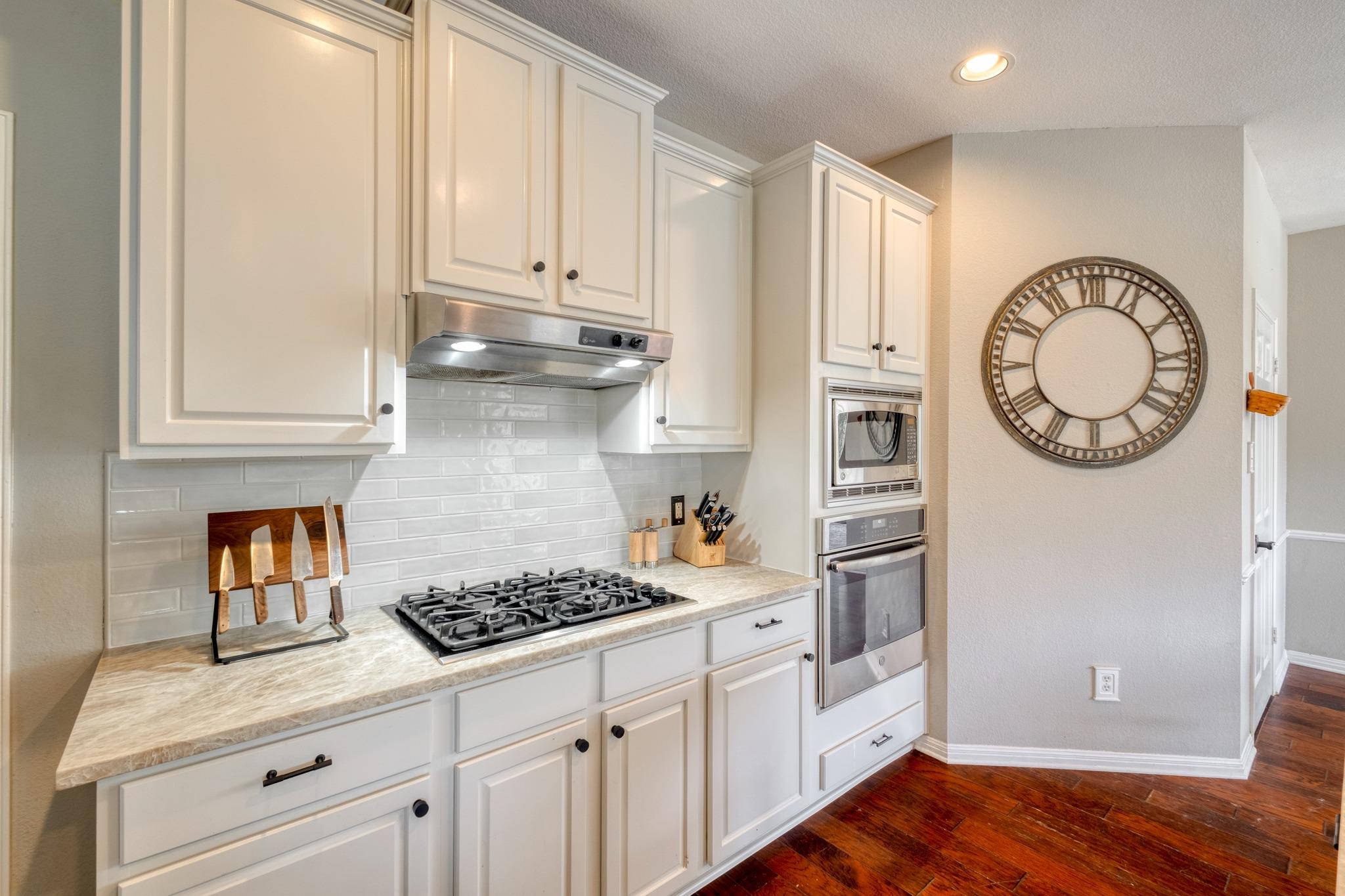8302 Sunburst PKWY