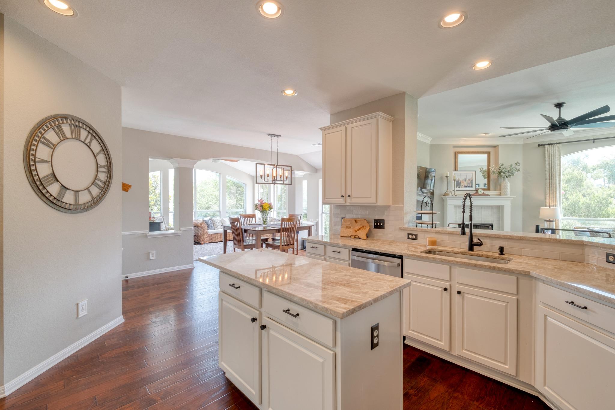 8302 Sunburst PKWY