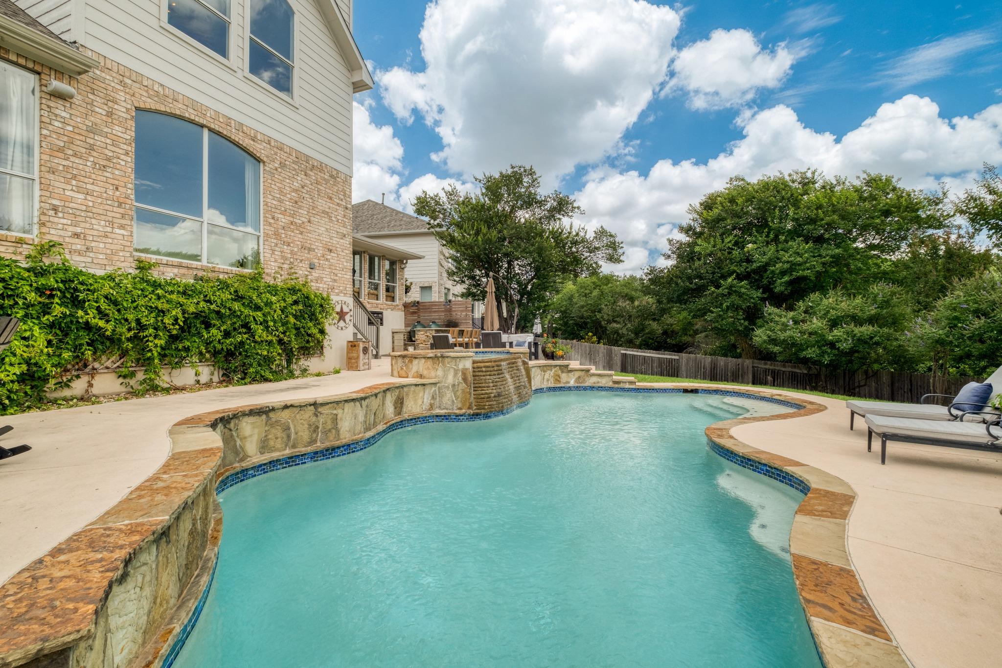 8302 Sunburst PKWY