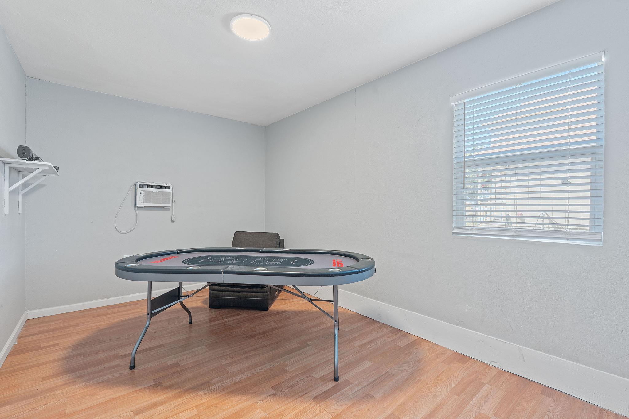 1002 Parkside CIR