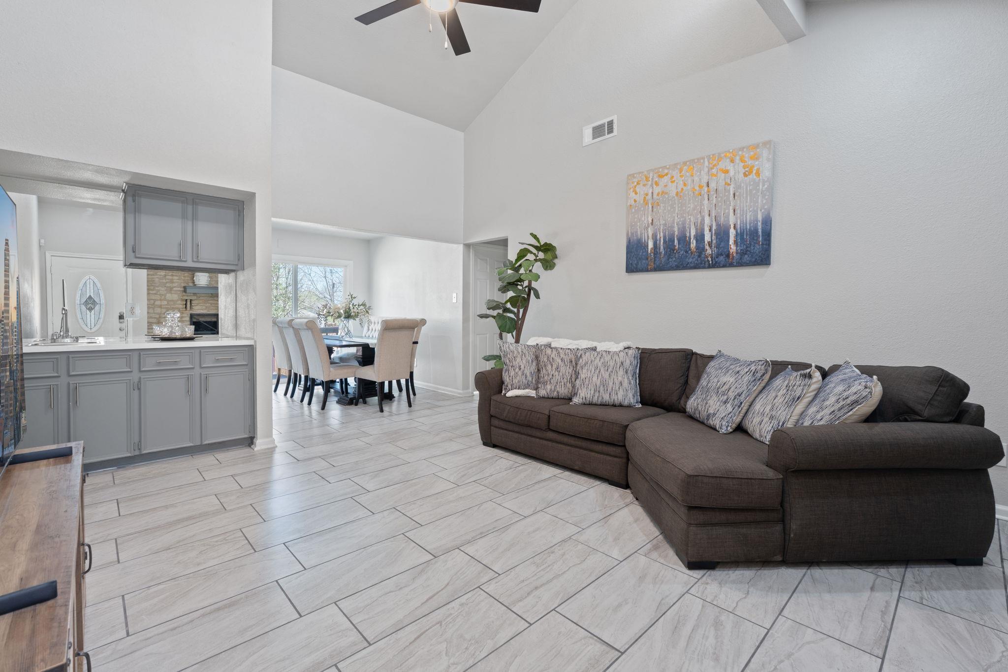 1002 Parkside CIR