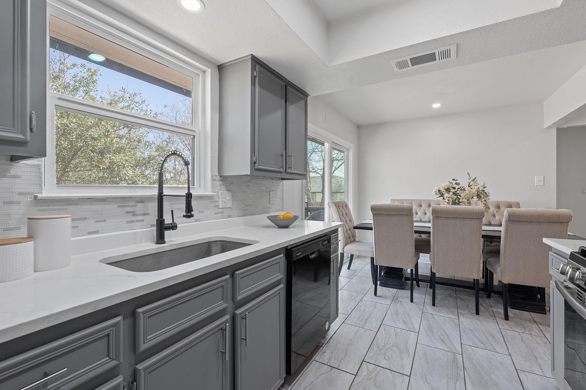 1002 Parkside CIR