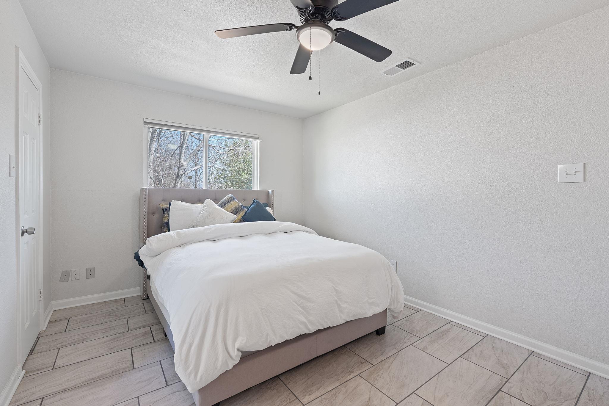 1002 Parkside CIR