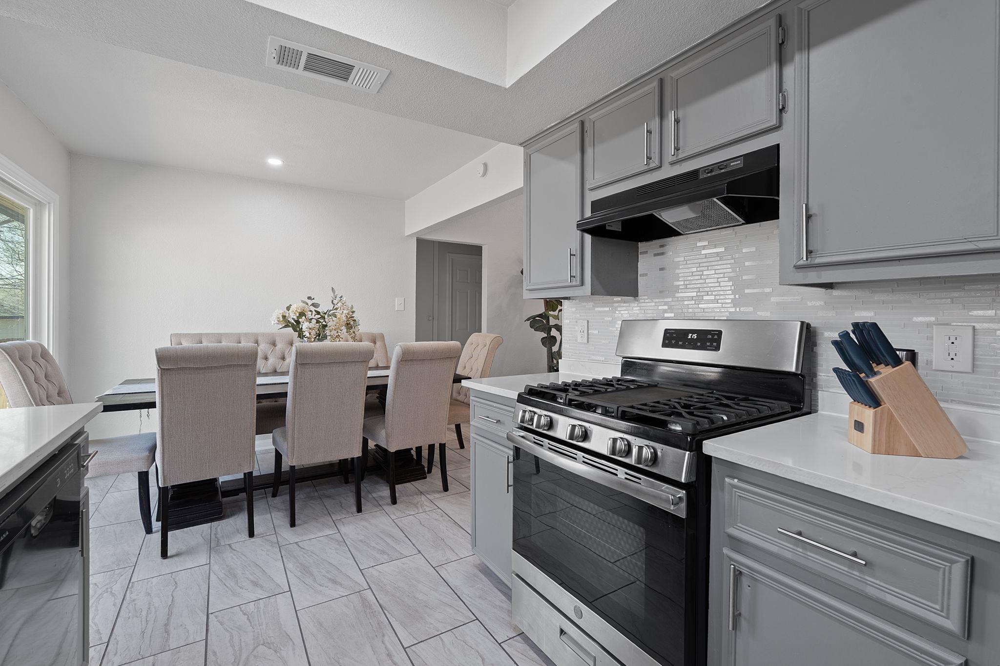 1002 Parkside CIR