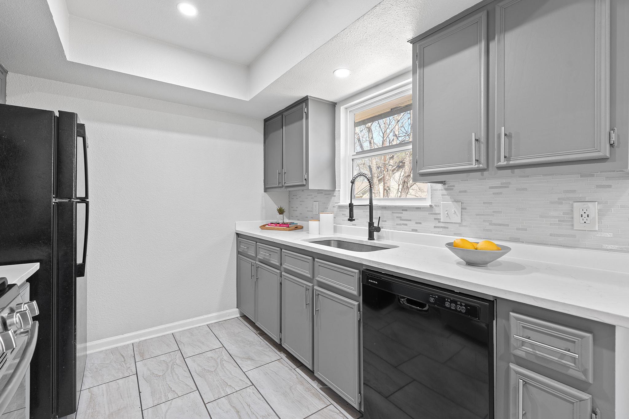 1002 Parkside CIR
