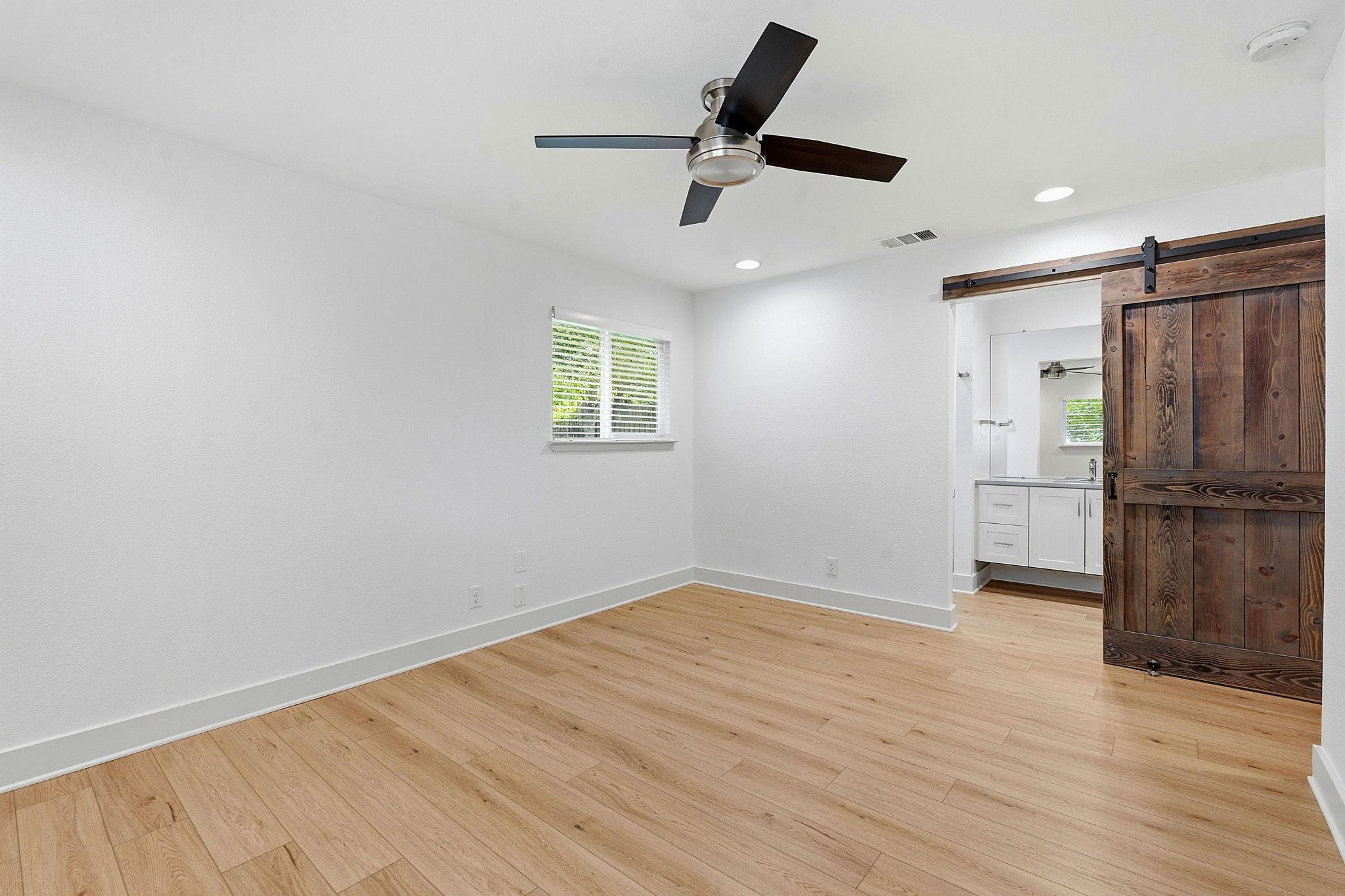 805 Nile ST