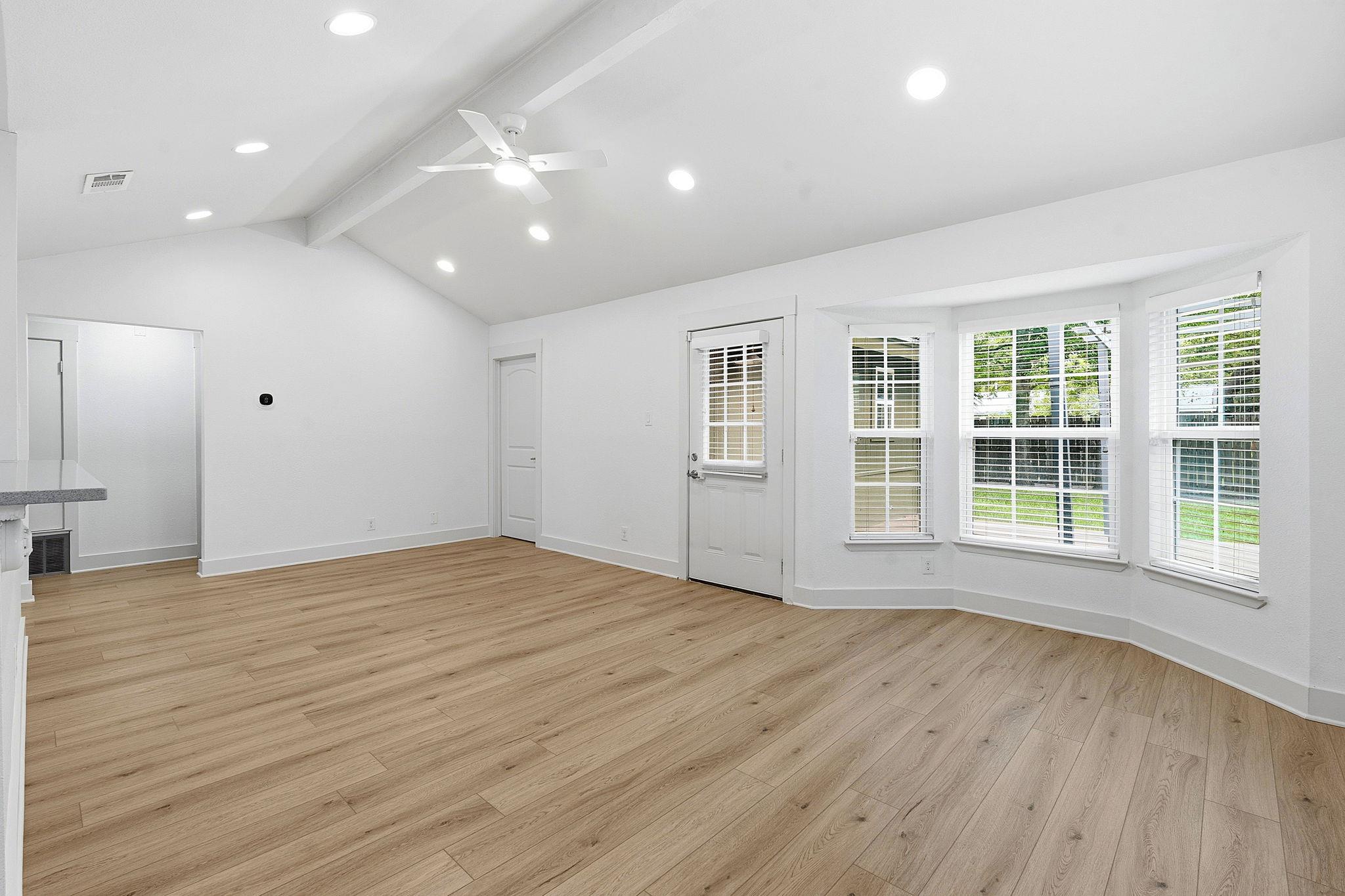 805 Nile ST
