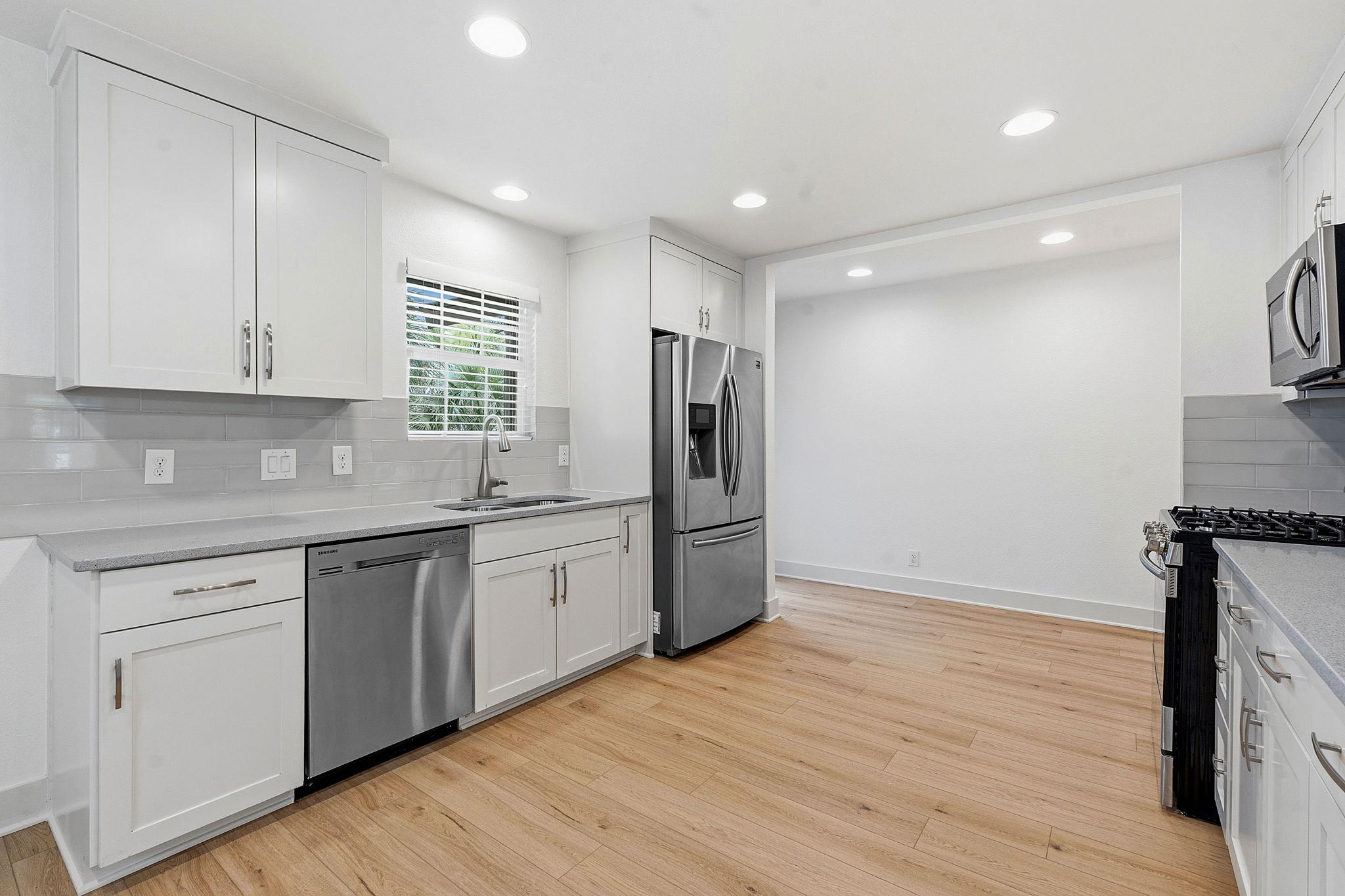 805 Nile ST