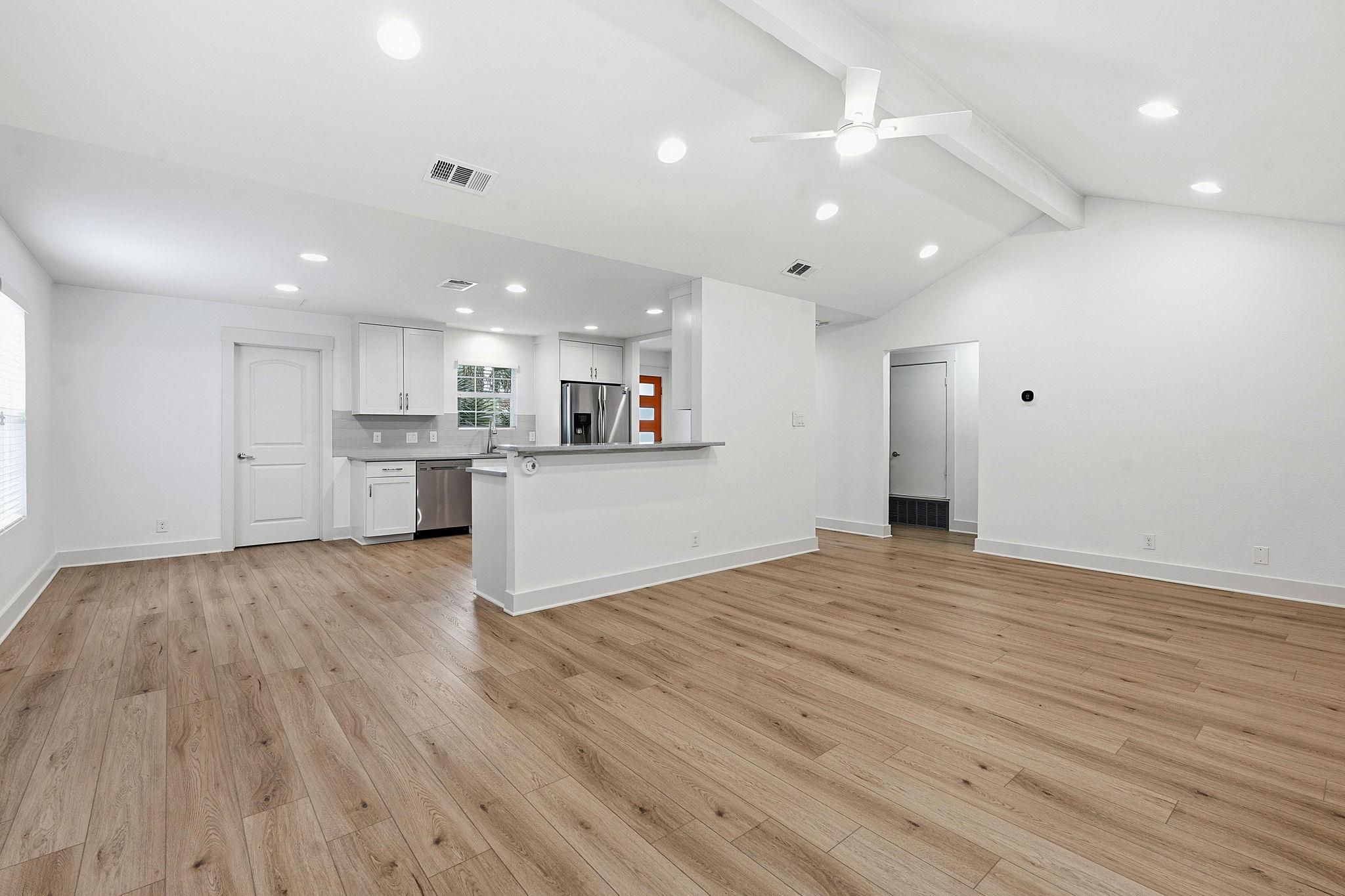 805 Nile ST