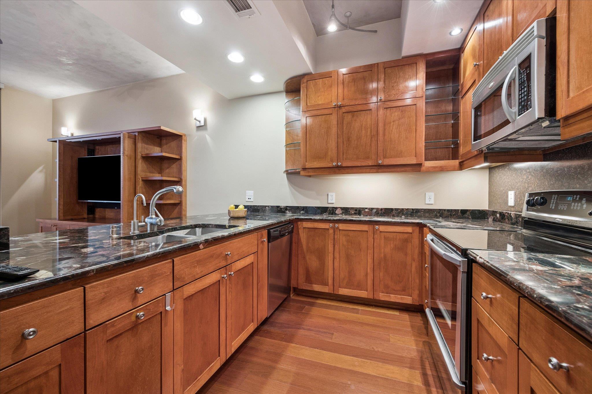 360 Nueces ST # 3504