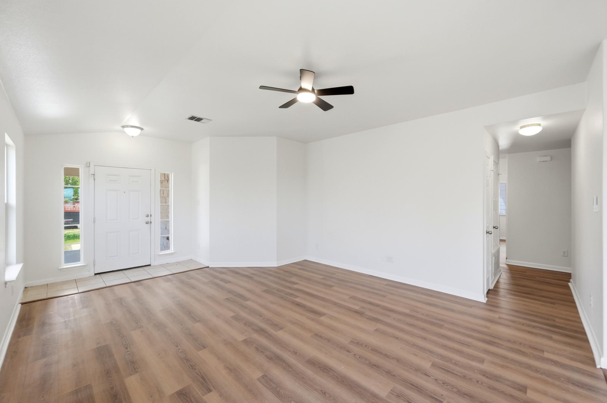 209 Hoya LN