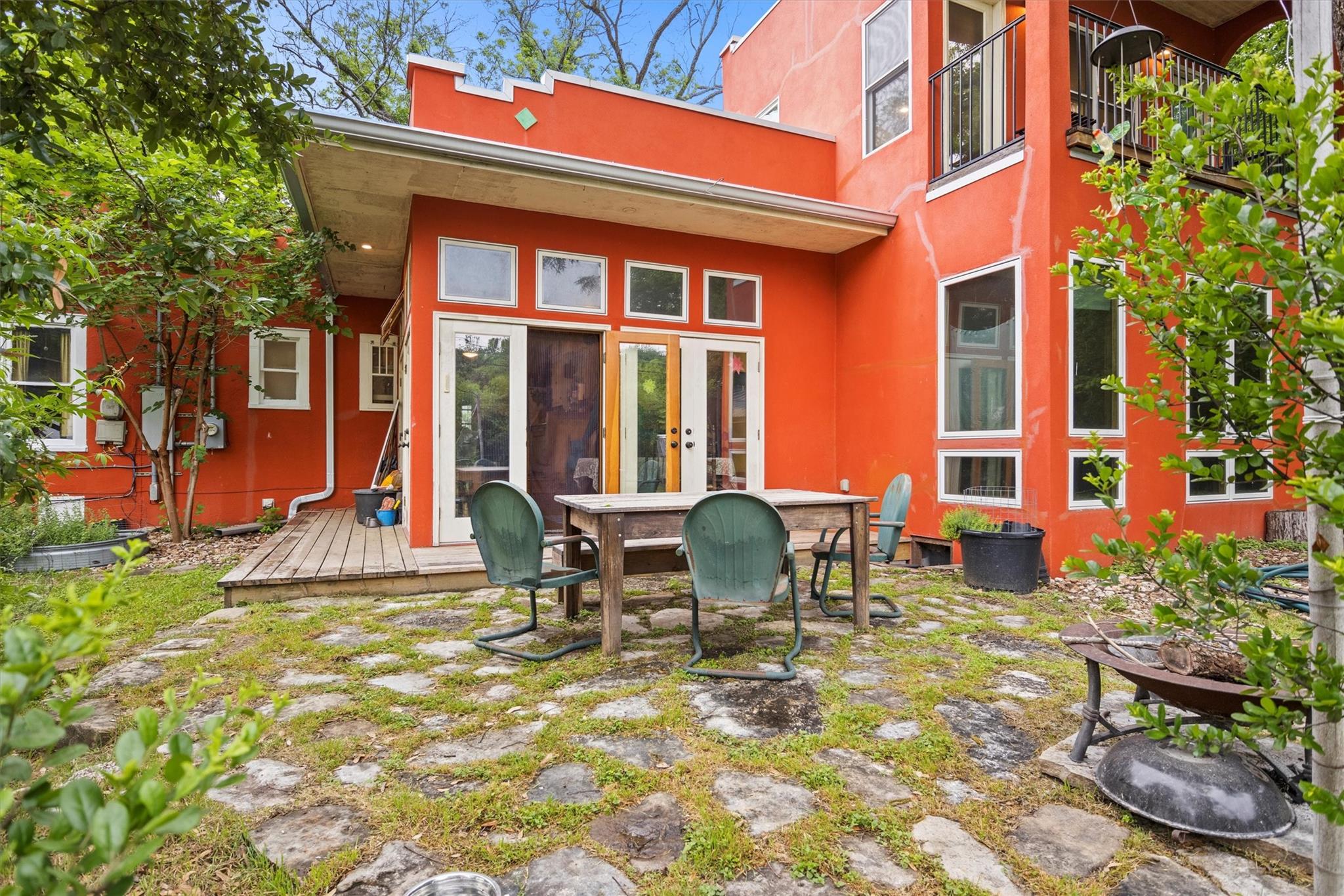 508 E 38th 1/2 ST