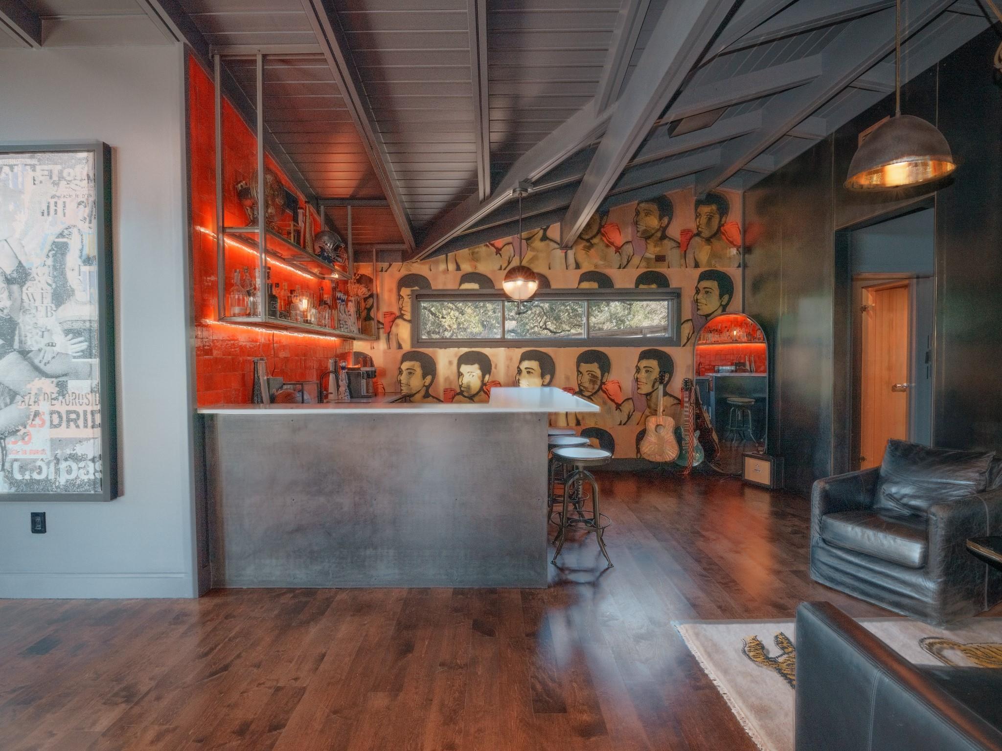 809 Redbud TRL, West Lake Hills